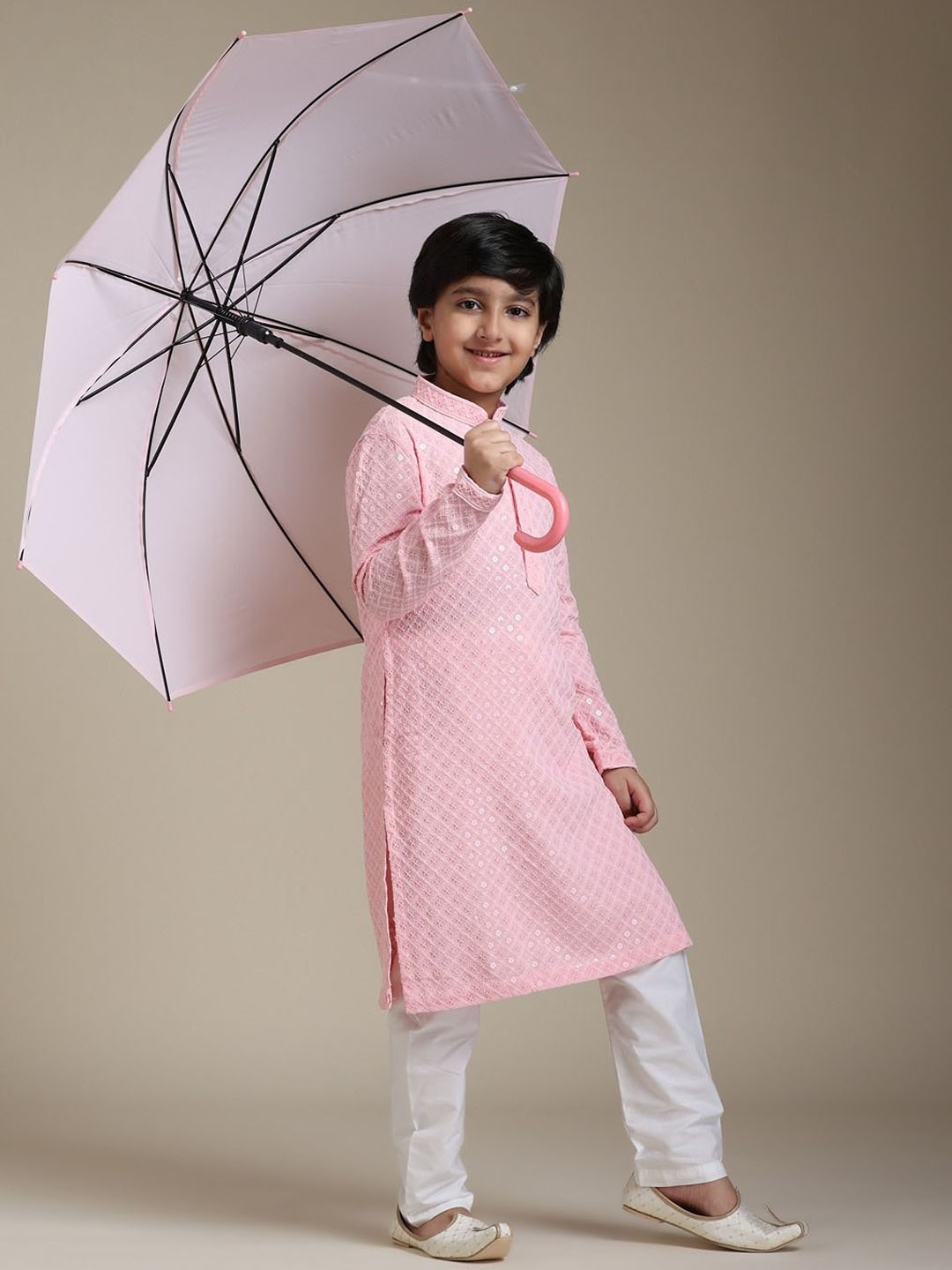 

Manyavar Boys Floral Embroidered Regular Chikankari Straight Kurta with Pyjamas, Pink