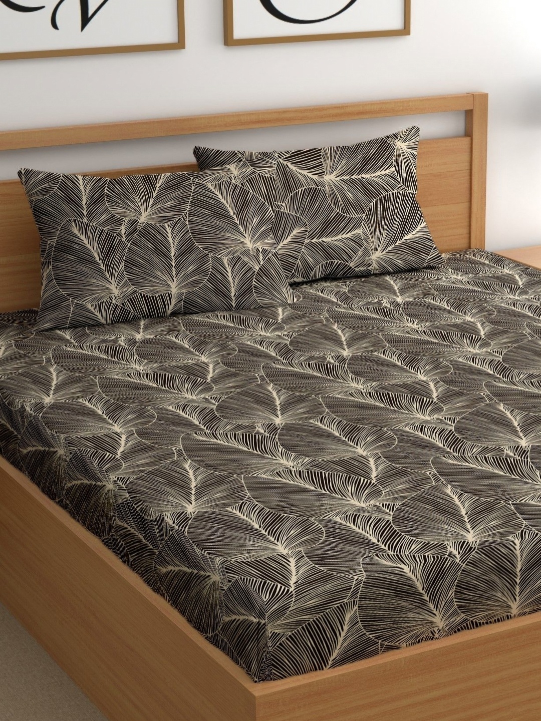 

CHHAVI INDIA Brown Leaves Printed Microfiber 210 TC Queen Bedsheet Set 2.50 m x 2.25 m