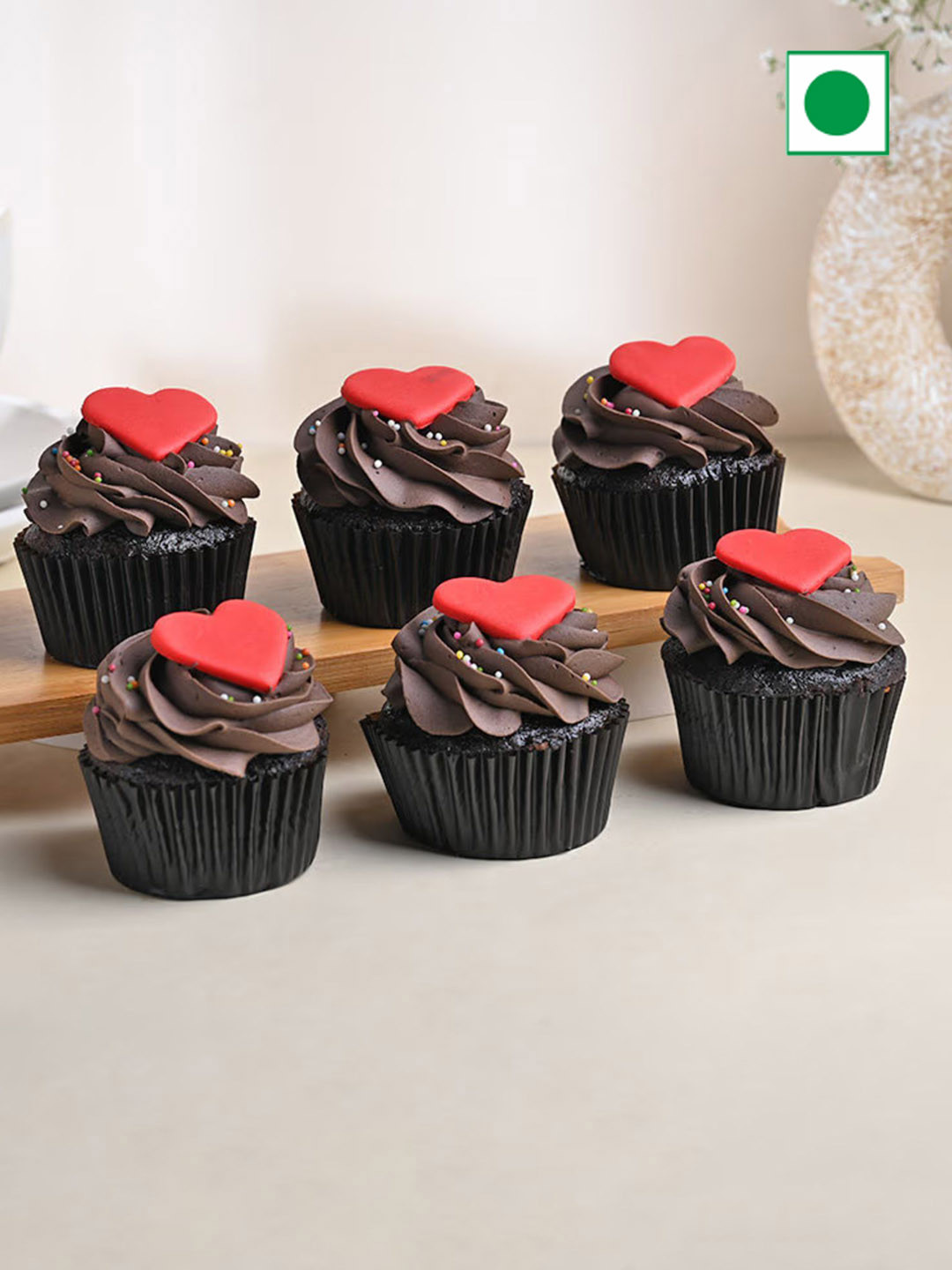 

Floweraura 6Pcs Heart Chocolate Flavour Eggless Round Cup Cakes - 500g, Brown