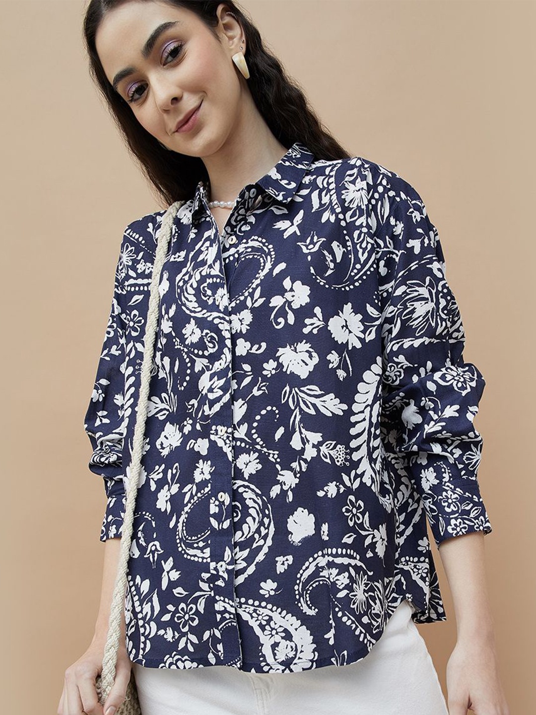 

Colour Me by Melange Women Cutaway Collar Floral Printed Casual Shirt, Navy blue