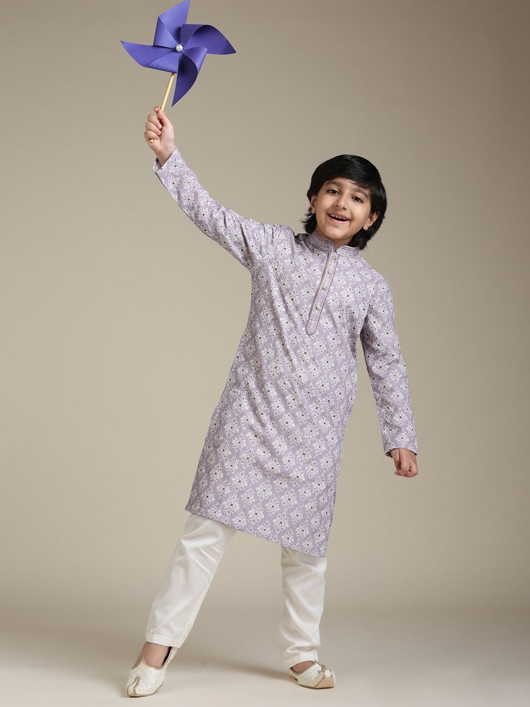 

Manyavar Boys Ethnic Motifs Printed Regular Chikankari Straight Kurta with Pyjamas, Purple