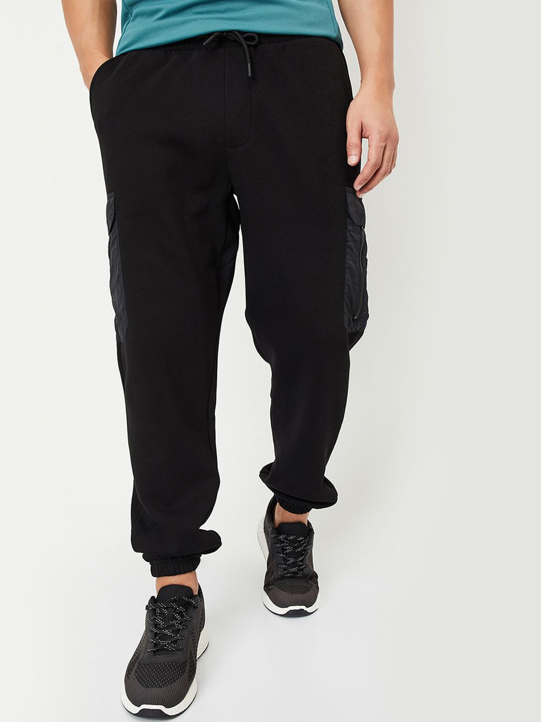 

max Men Mid-Rise Joggers, Black