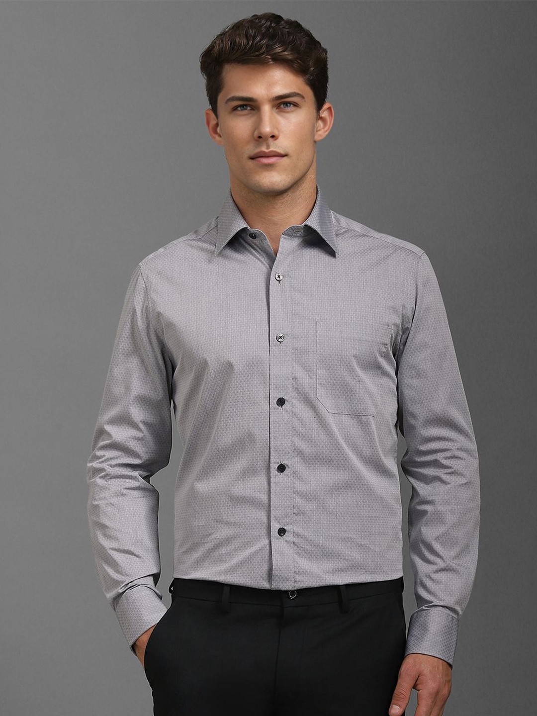 

Louis Philippe Men Classic Cutaway Collar Solid Cotton Formal Shirt, Grey