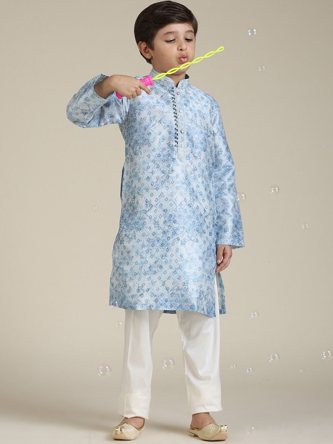 

Manyavar Boys Floral Printed Mandarin Collar Straight Kurta With Pyjamas, Blue