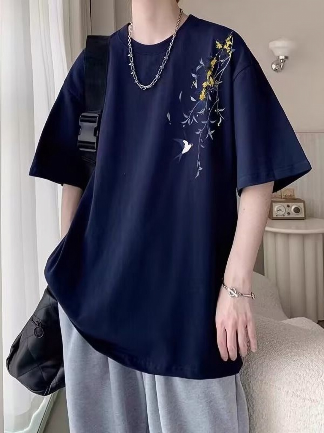 

StyleCast Men Floral Printed Round Neck Pure Cotton Oversized T-shirt, Navy blue