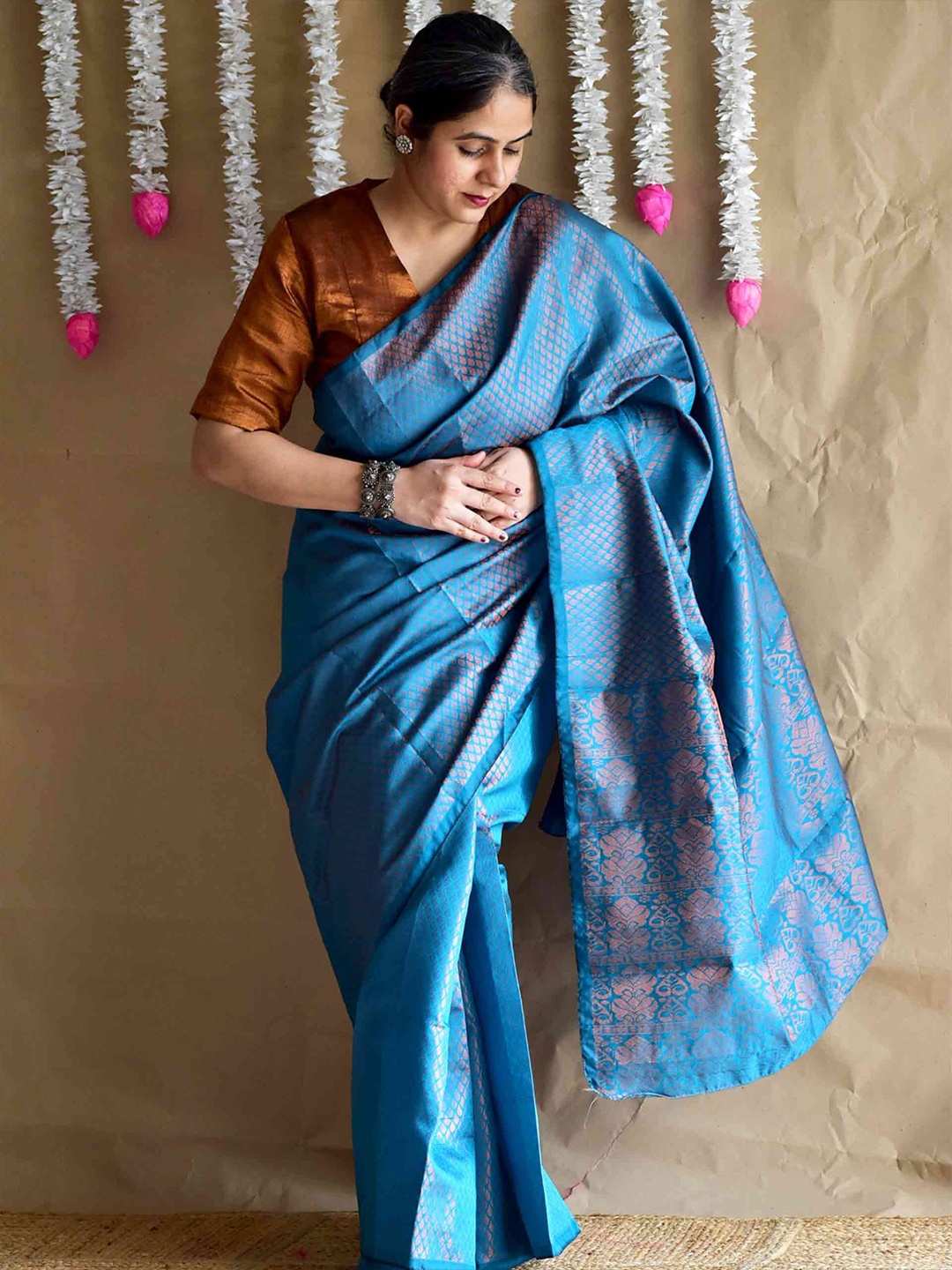 

Sundarii Woven Design Zari Art Silk Banarasi Saree, Blue