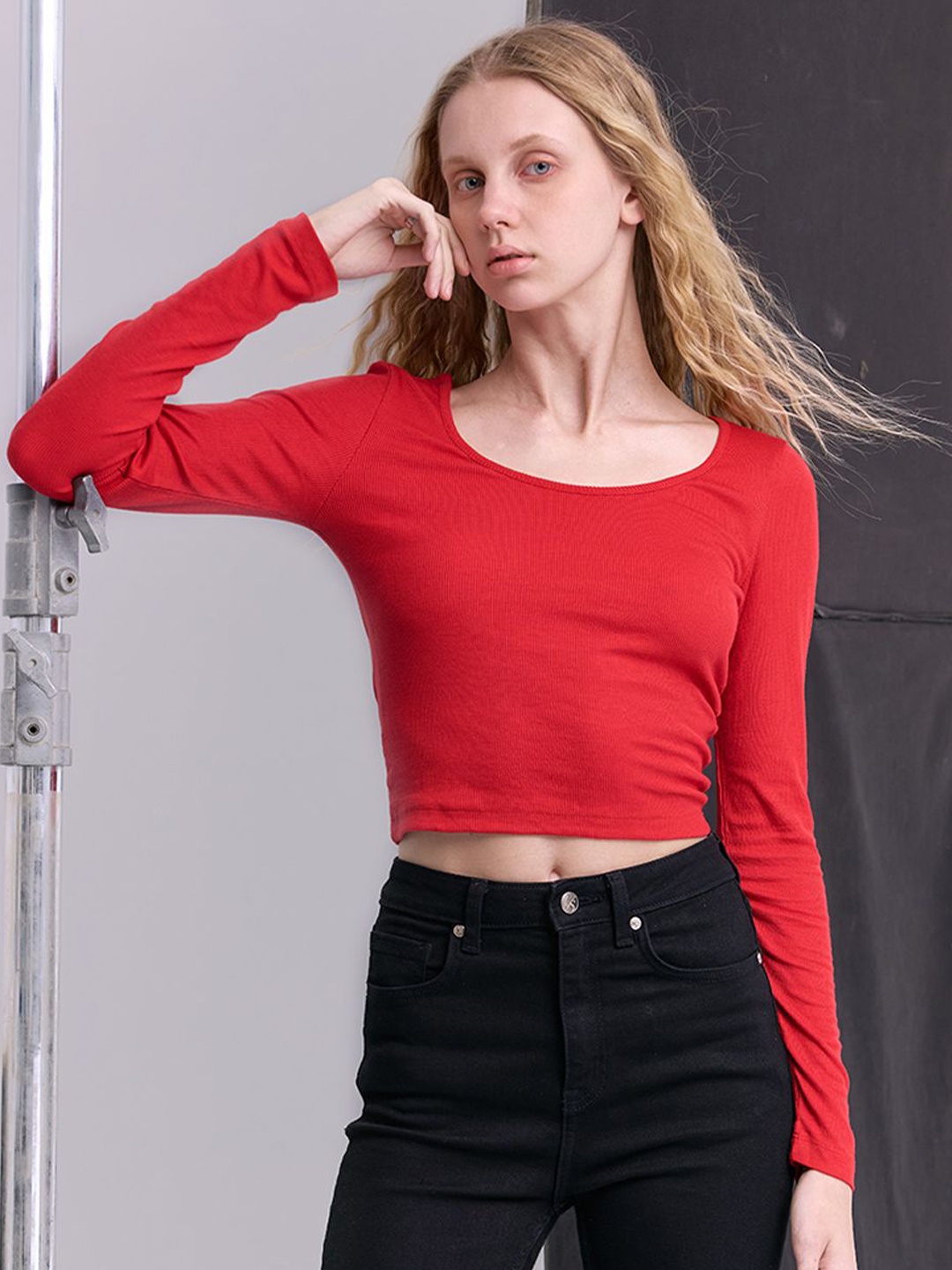

COVER STORY Top, Red