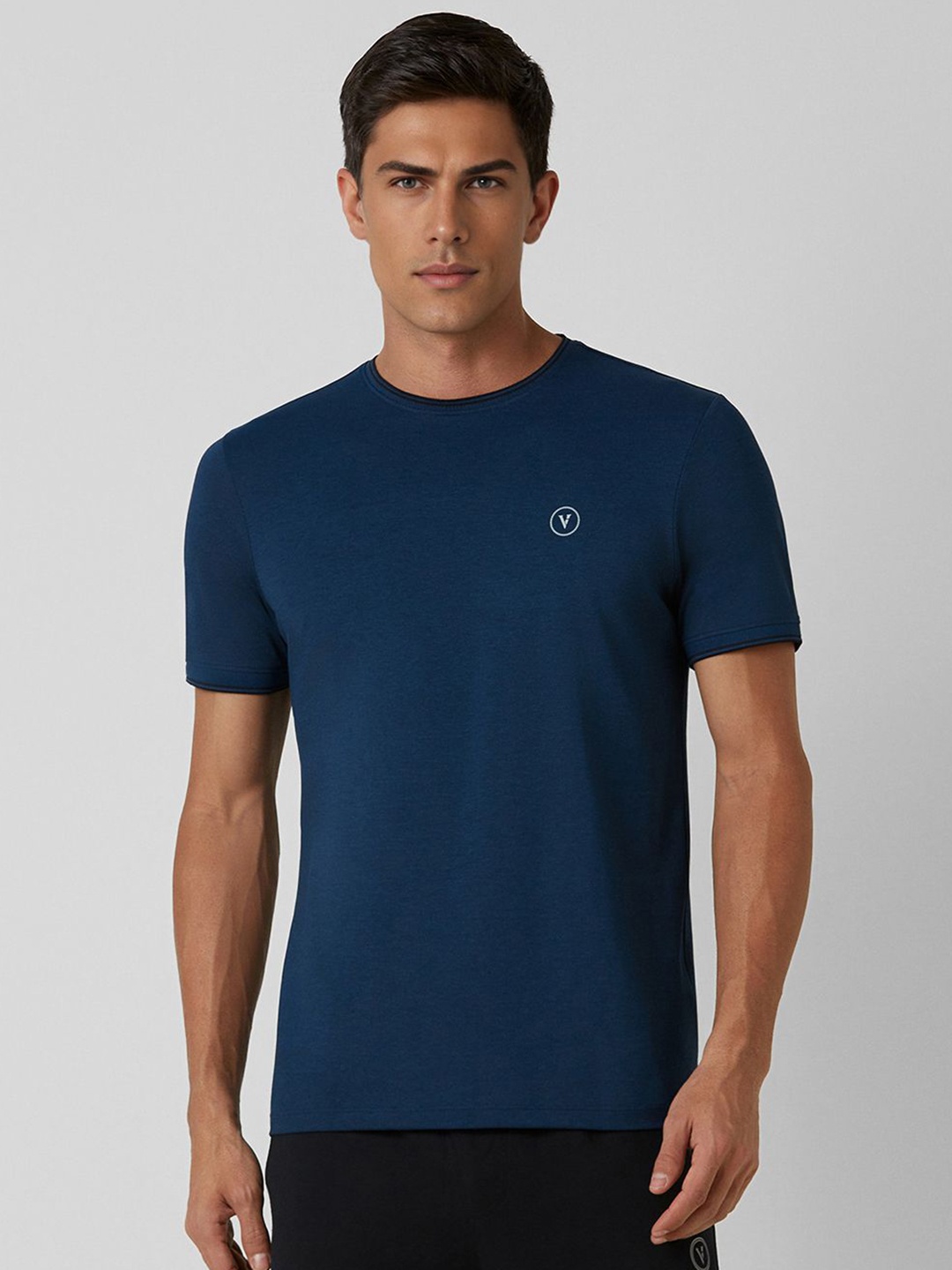 

Van Heusen Flex Men Solid Round Neck Cotton Slim Fit T-shirt, Navy blue