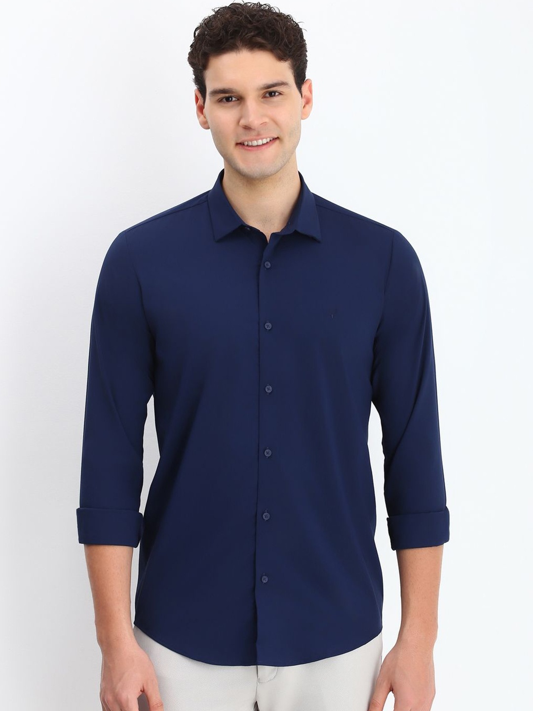 

Allen Solly Men Spread Collar Solid Slim Fit Casual Shirt, Navy blue