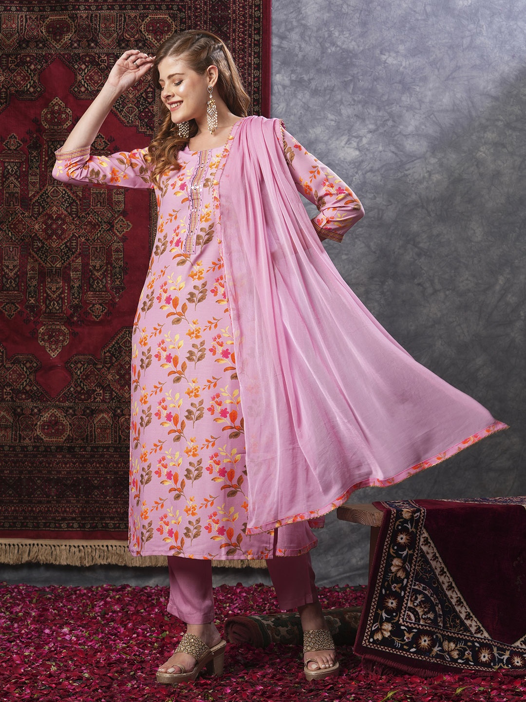 

GoSriKi Women Floral Printed Regular Kurta with Trousers & With Dupatta, Pink
