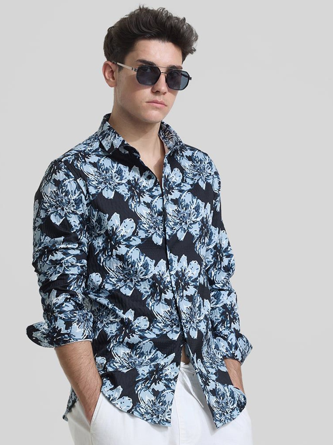 

Snitch Men Smart Spread Collar Floral Printed Slim Fit Casual Shirt, Black