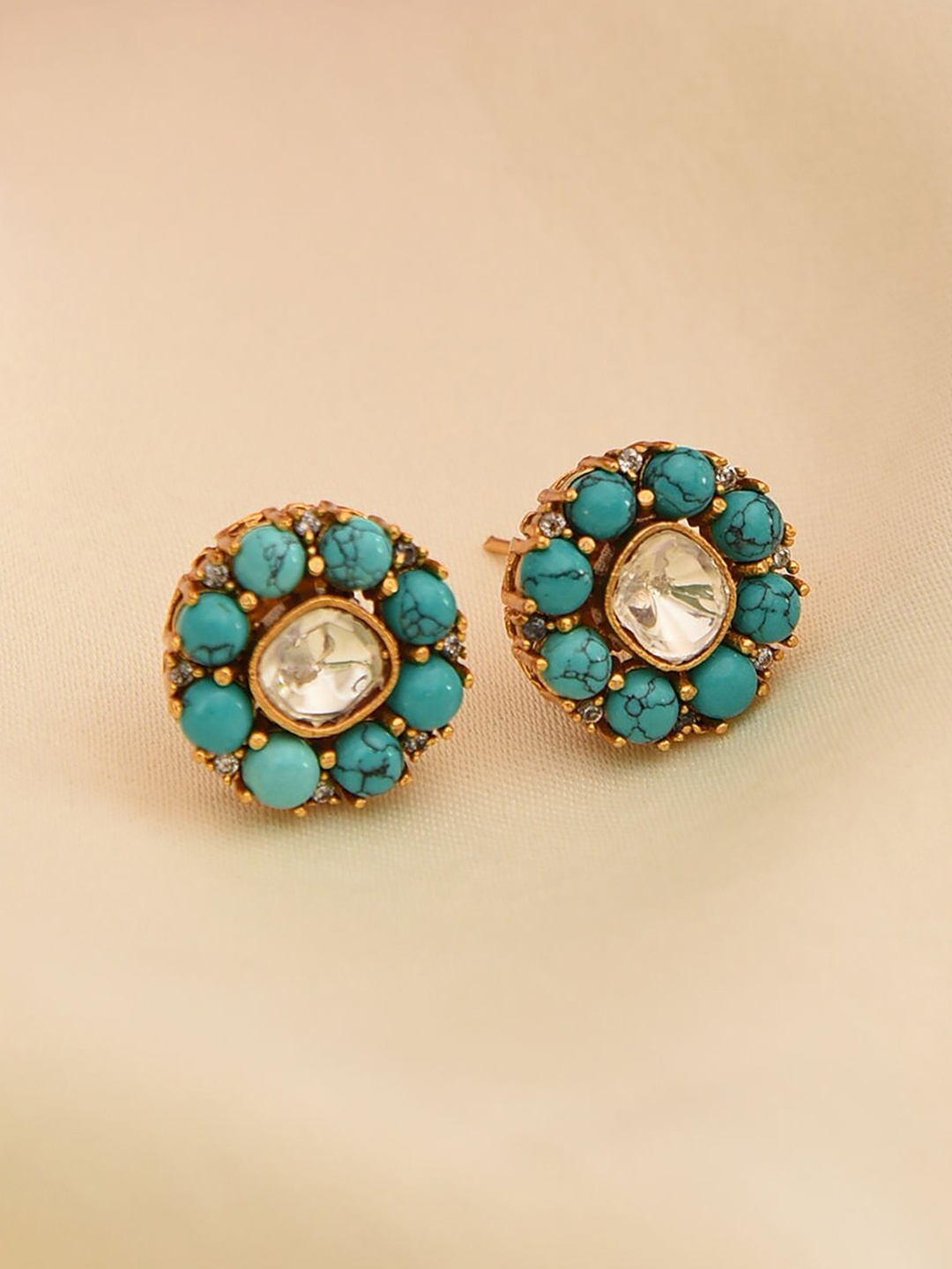 

JAYPORE Kundan Studded Contemporary Studs Earrings, Gold