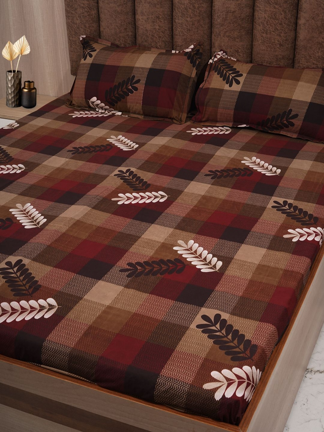 

Adwitiya Brown & White Geometric 210 TC Double Queen Bedsheet with 2 Pillow Covers