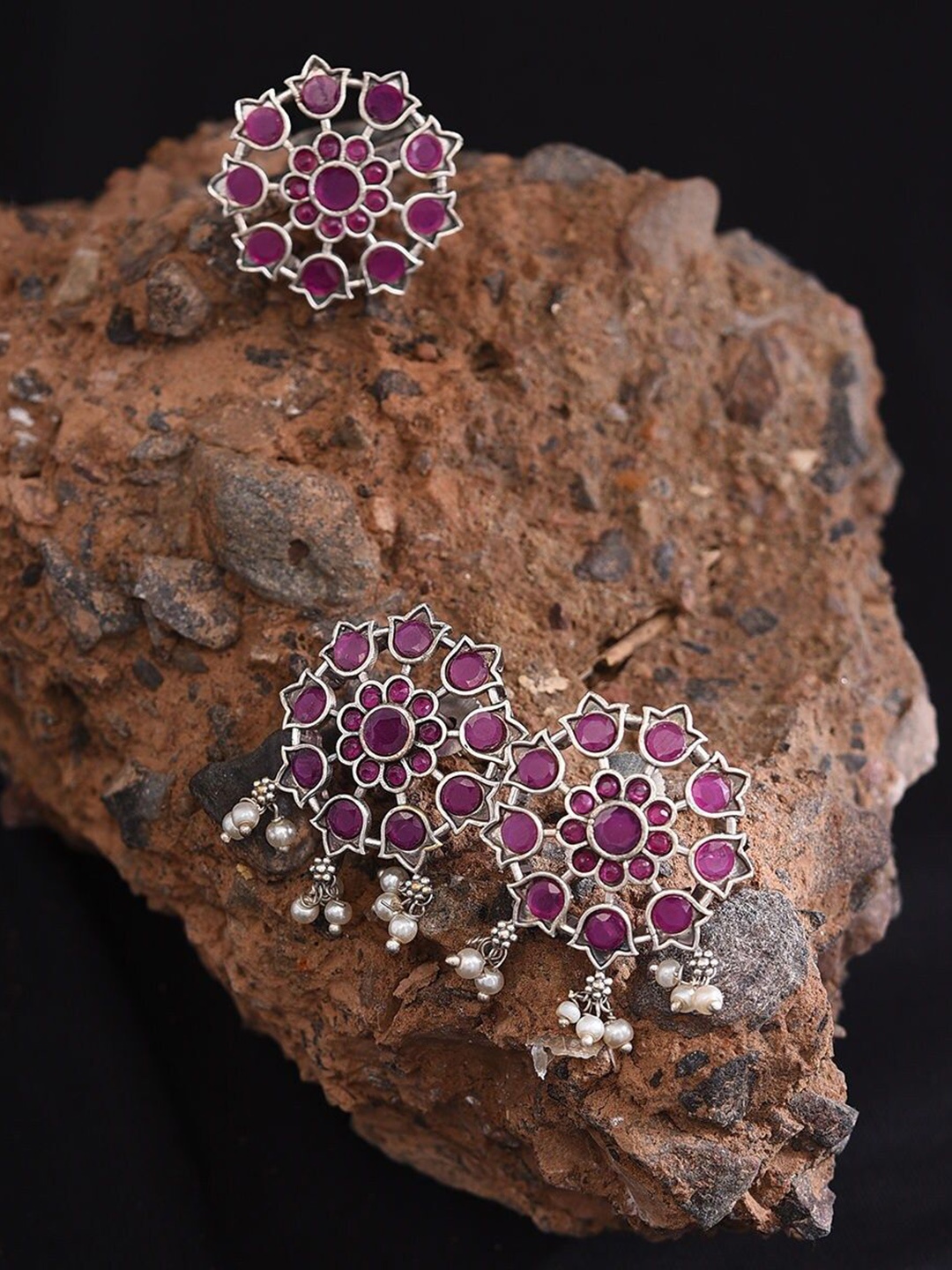 

JAYPORE Contemporary Studs Earrings, Silver