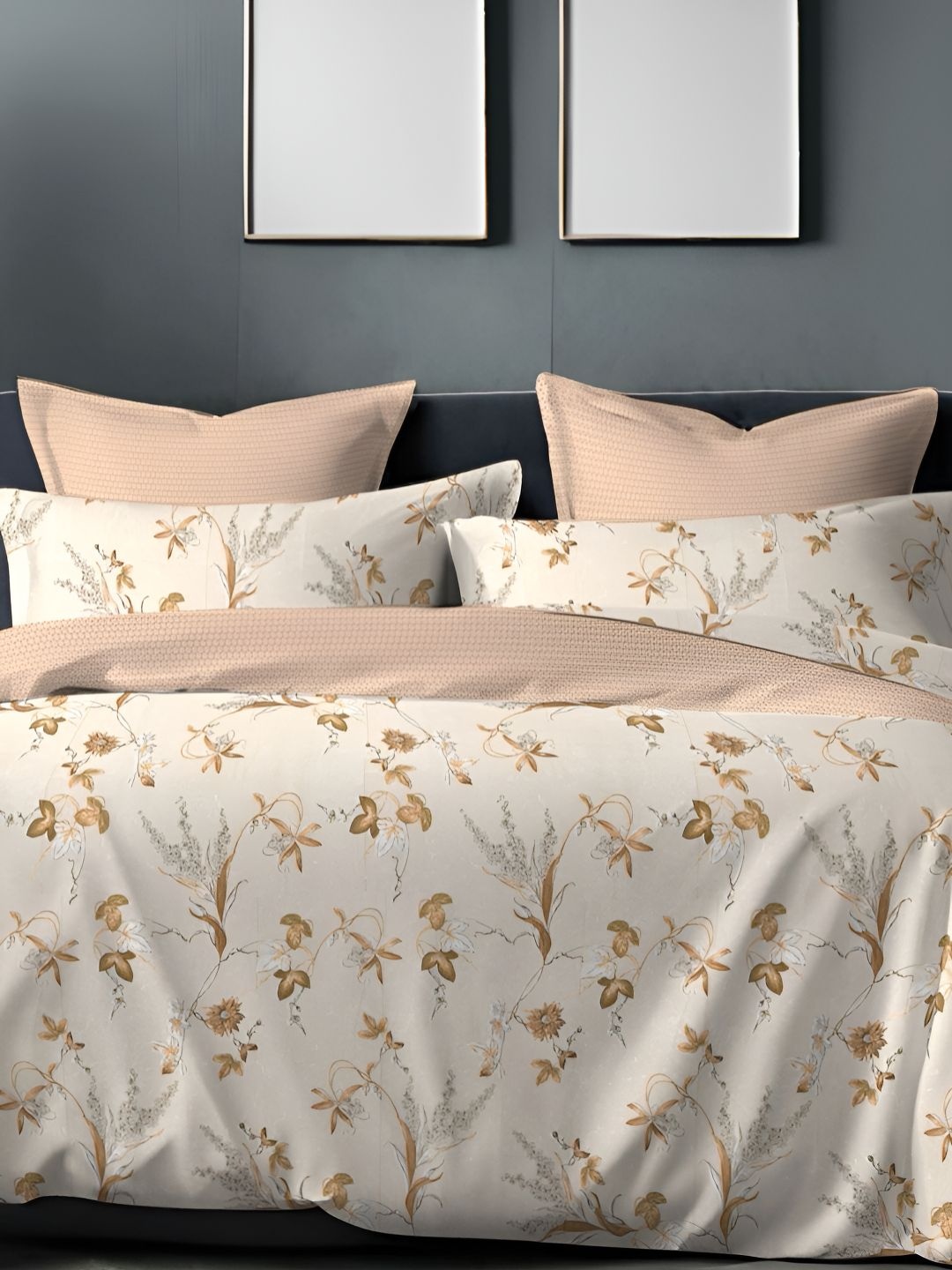 

Sleeping Owls- because your sleep matters Peach-Coloured & White Floral 180 TC King Bedsheet with 2 Pillow