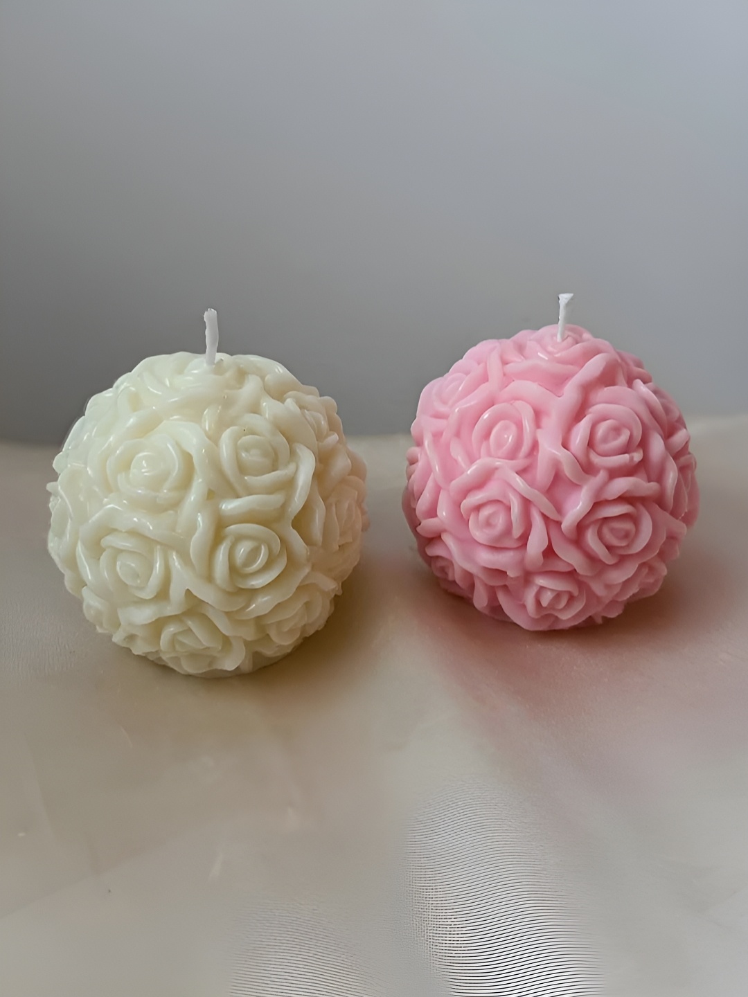 

atorakushon Off White & Pink 2 Pieces Scented Rose Ball Candles