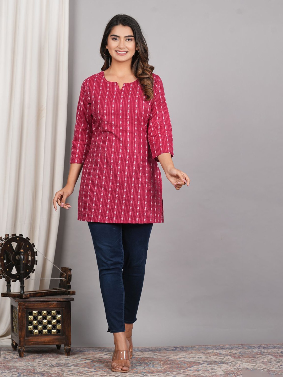 

DHANOTA Women Printed V-Neck Pure Cotton Kurti, Maroon