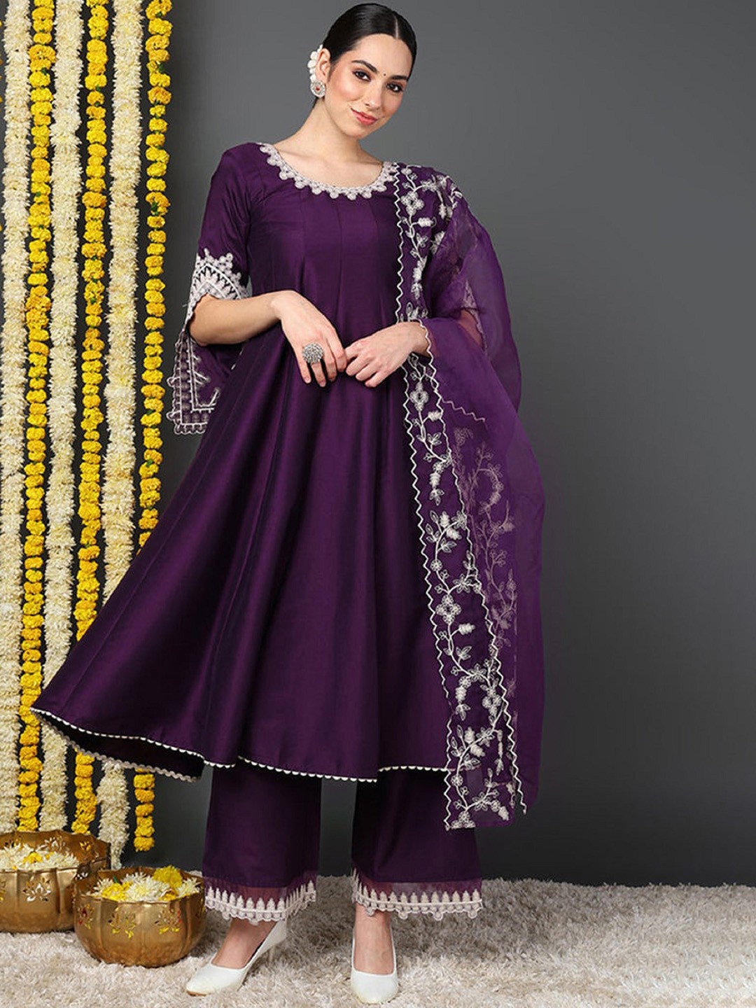 

MAHALASA Women Ethnic Motifs Regular Kurti with Palazzos & With Dupatta, Purple