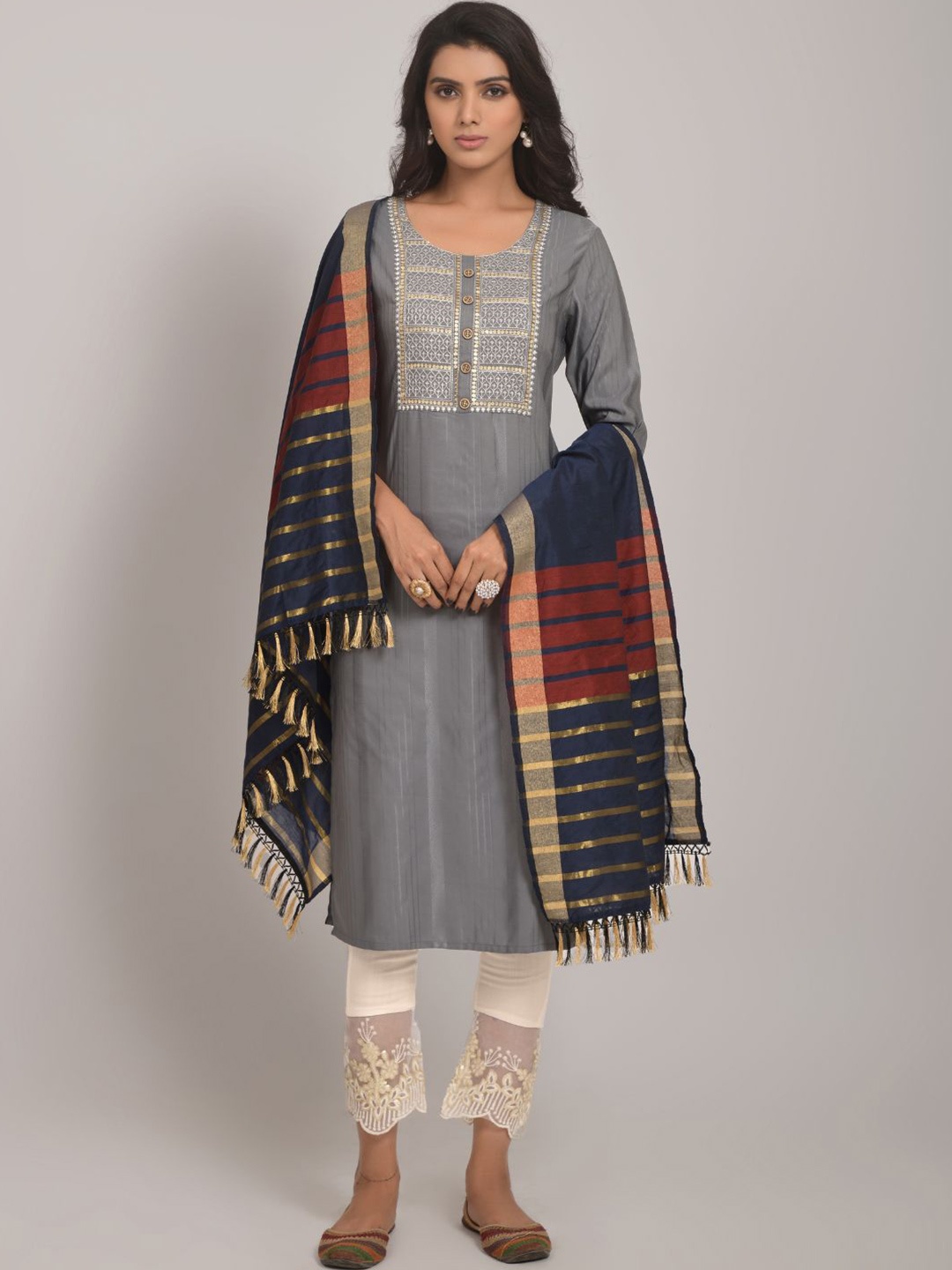 

NIJANAND TEXTILE Floral Yoke Design Sequinned Straight Kurta With Trousers & Dupatta, Grey