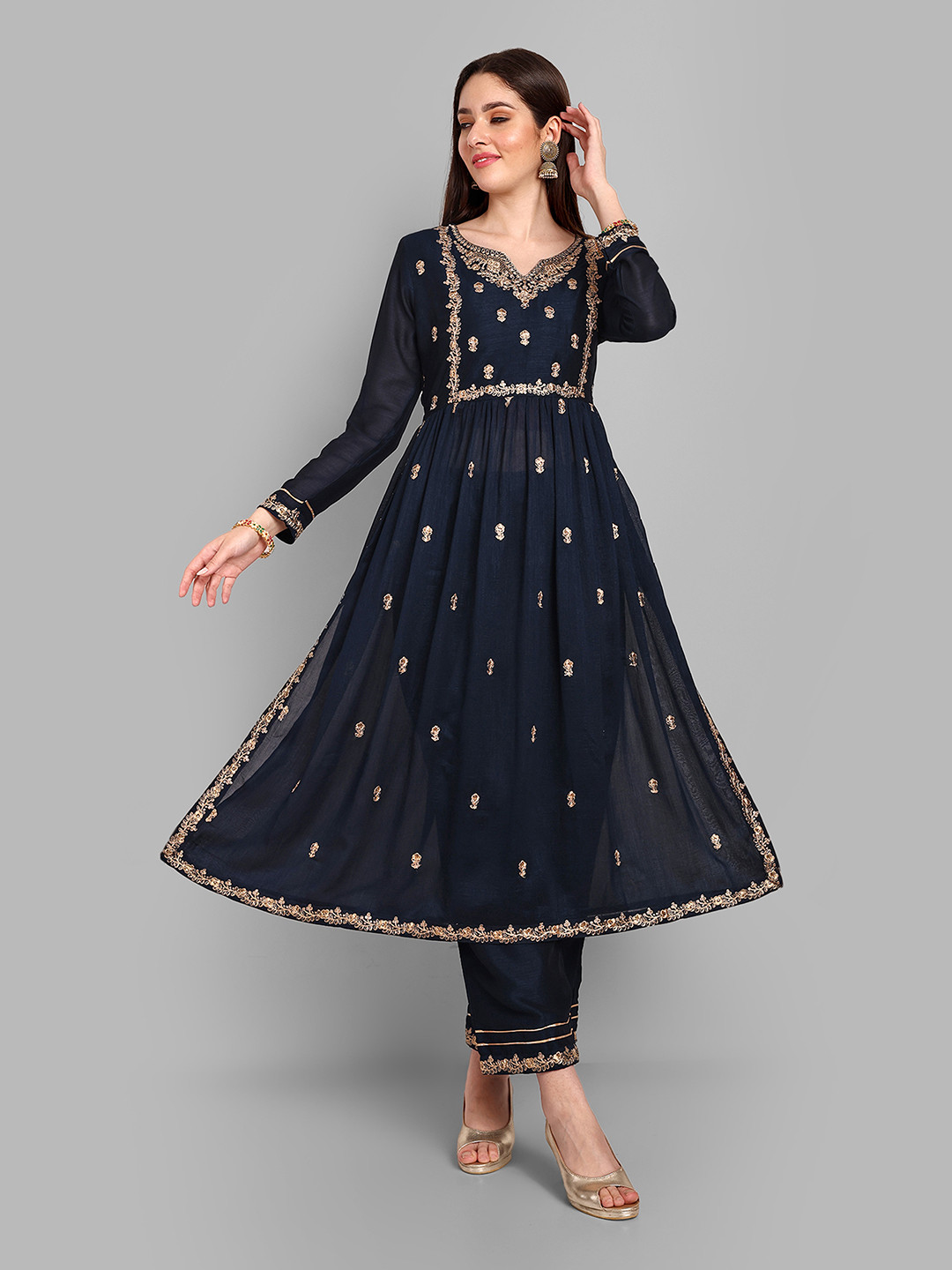 

NIJANAND TEXTILE Floral Embroidered Zari A Line Kurta with Trousers, Blue