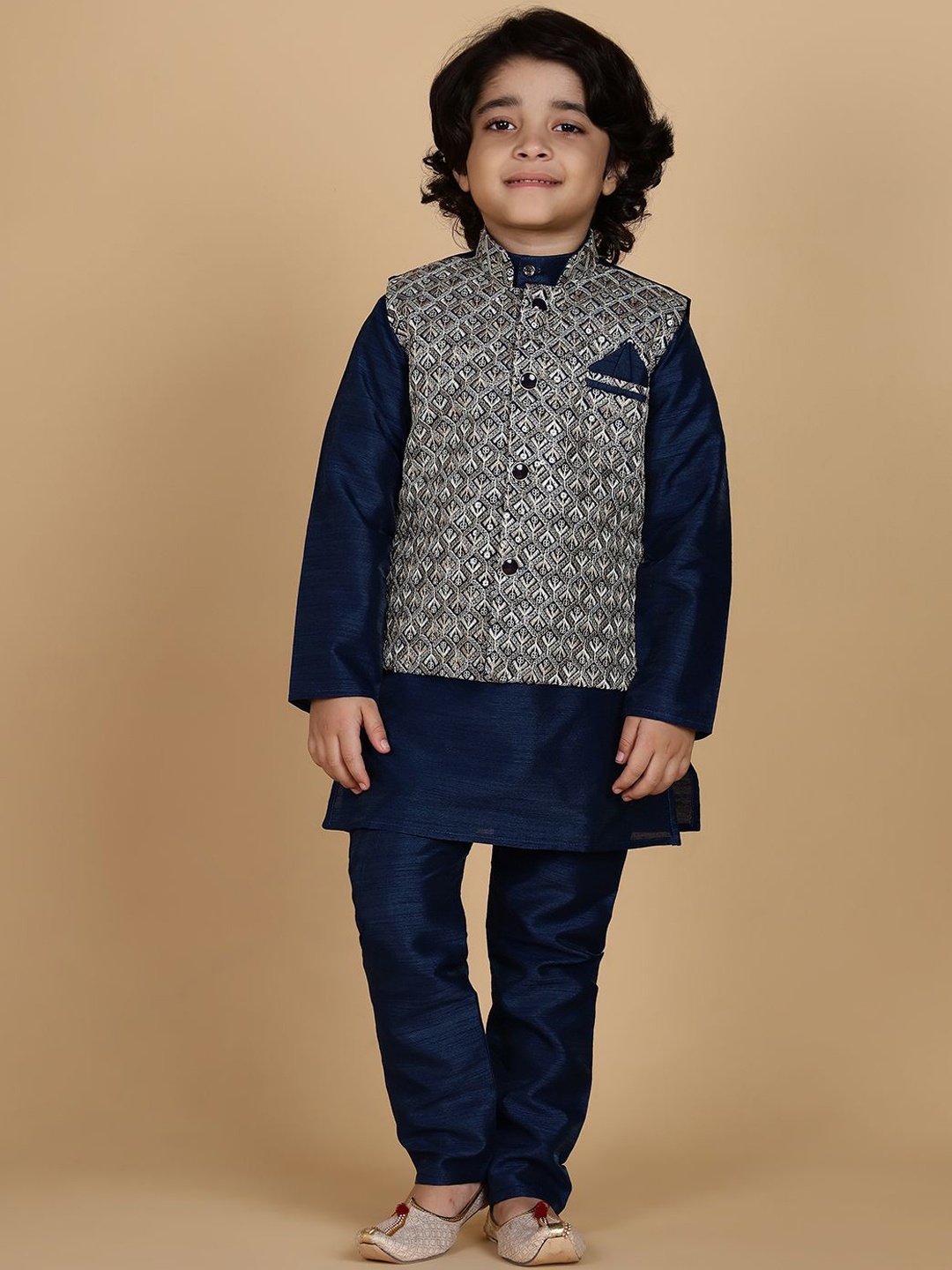 

Ridokidz Boys Mandarin Collar Straight Kurta With Pyjama & Nehru jacket, Navy blue