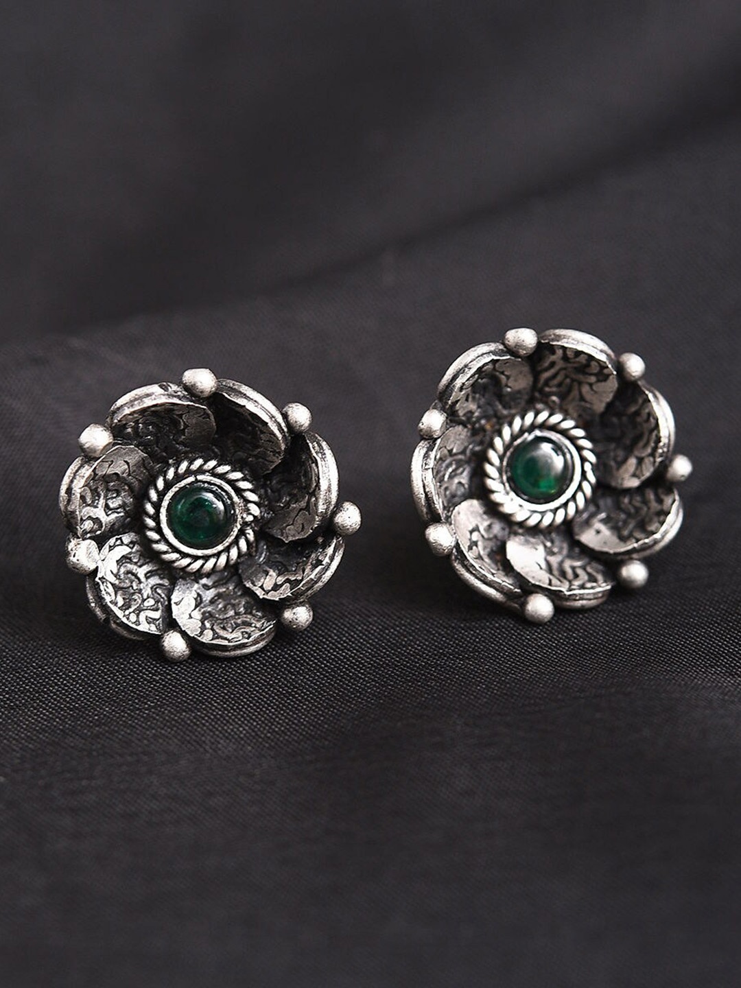 

JAYPORE Floral Emerald Studs, Silver