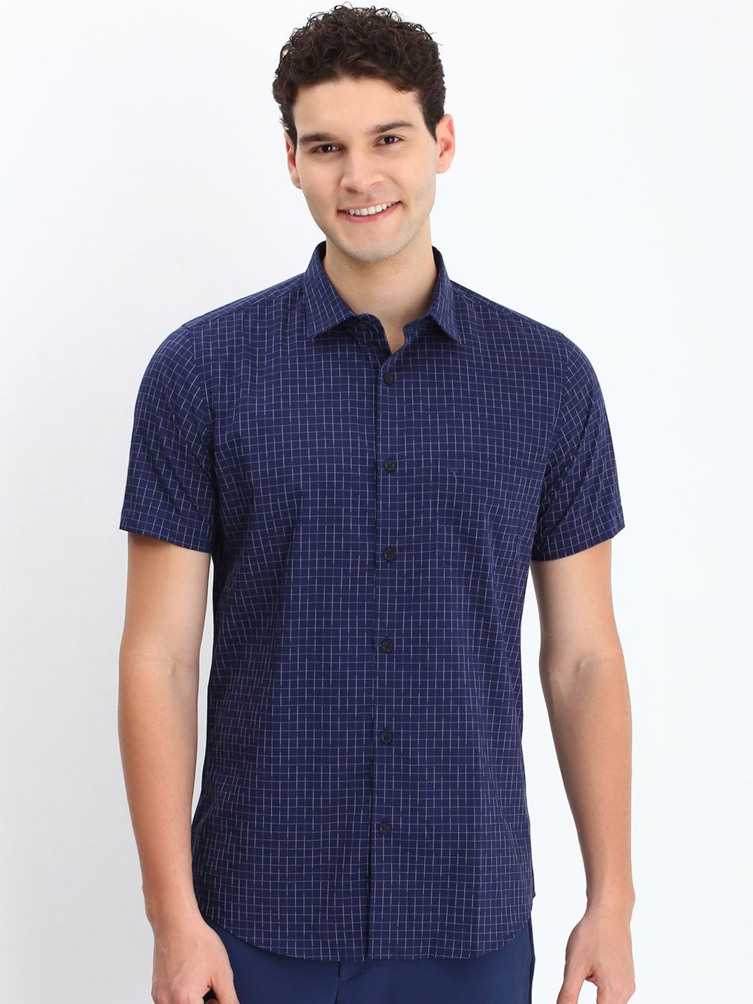 

Allen Solly Men Slim Fit Opaque Checked Casual Shirt, Navy blue