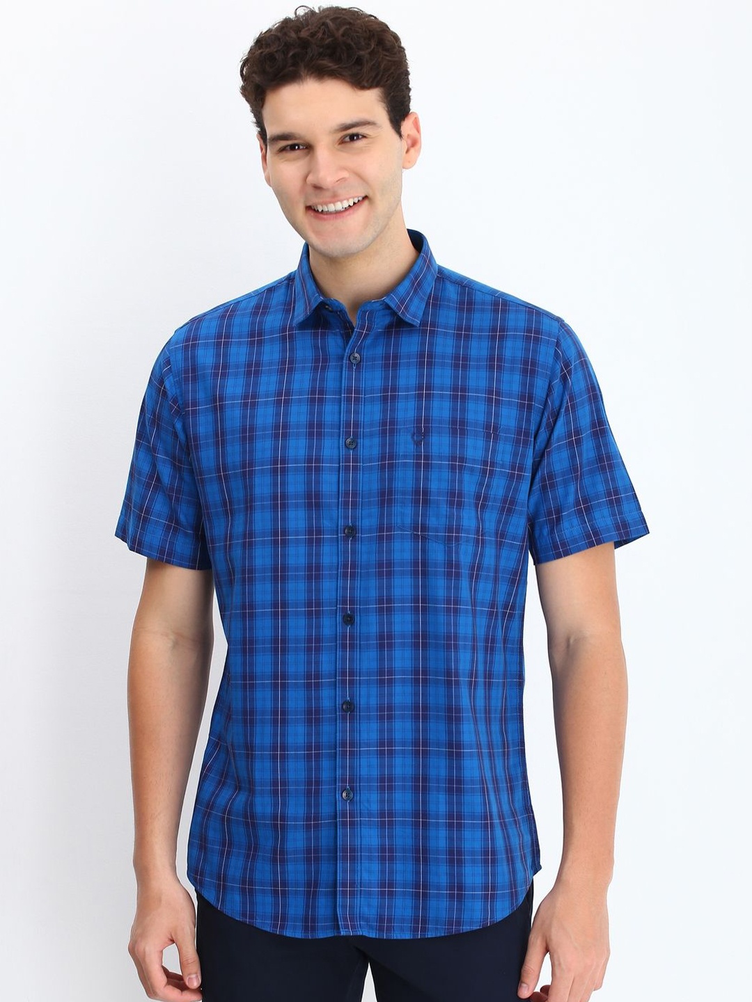 

Allen Solly Men Slim Fit Opaque Checked Casual Shirt, Blue