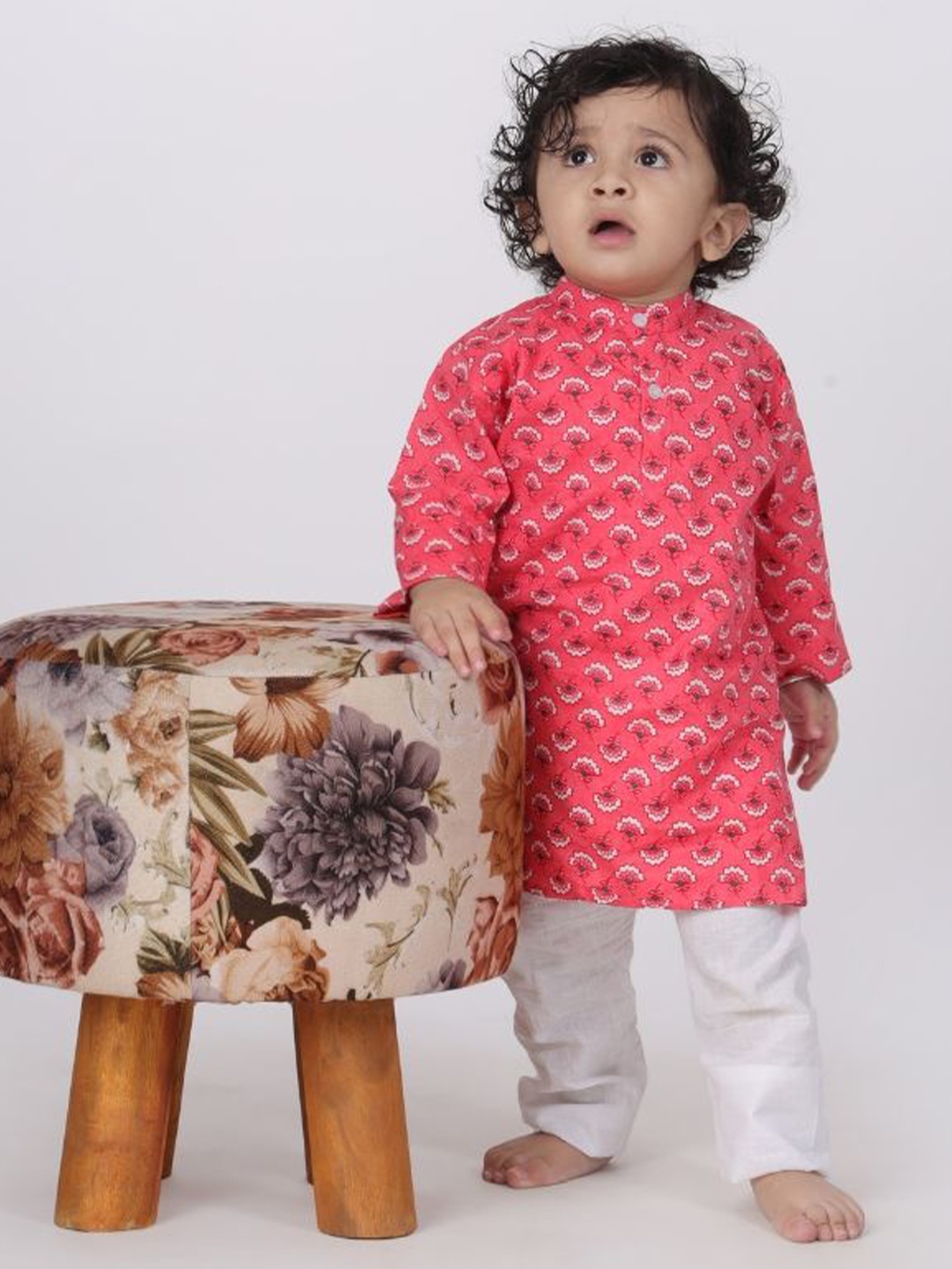 

itsmycostume Boys Floral Printed Cotton Mandarin Collar Kurta With Trouser, Red