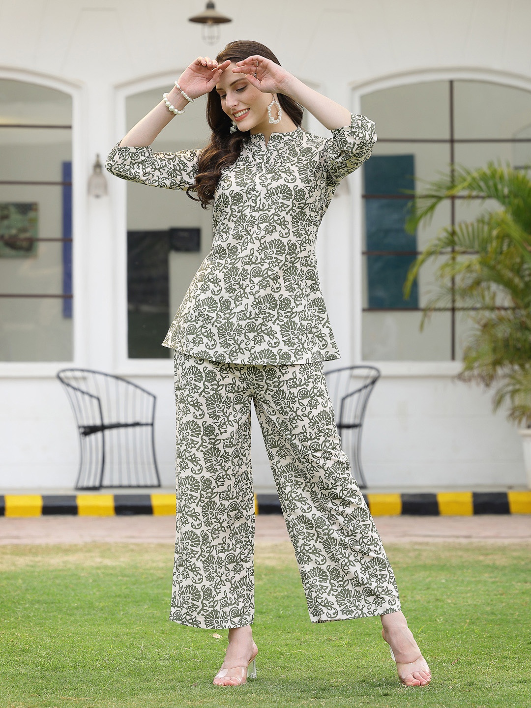

HERE&NOW Floral Printed Mandarin Collar Top With Palazzo, Green