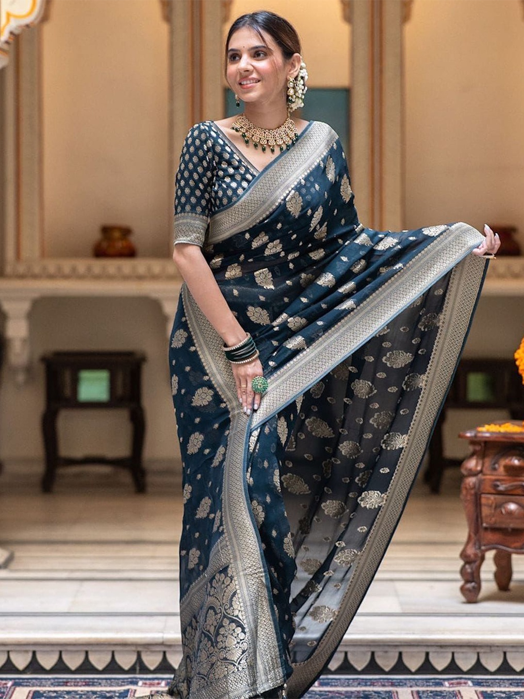 

MAHALASA Woven Design Zari Kanjeevaram Saree, Navy blue