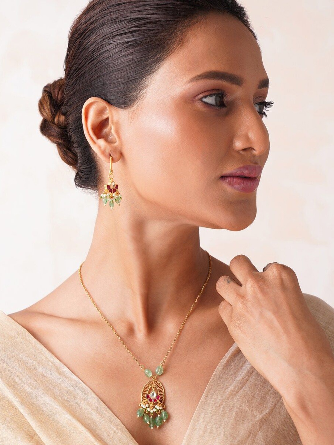

JAYPORE Stone Studded & Beaded Jewellery Set, Gold