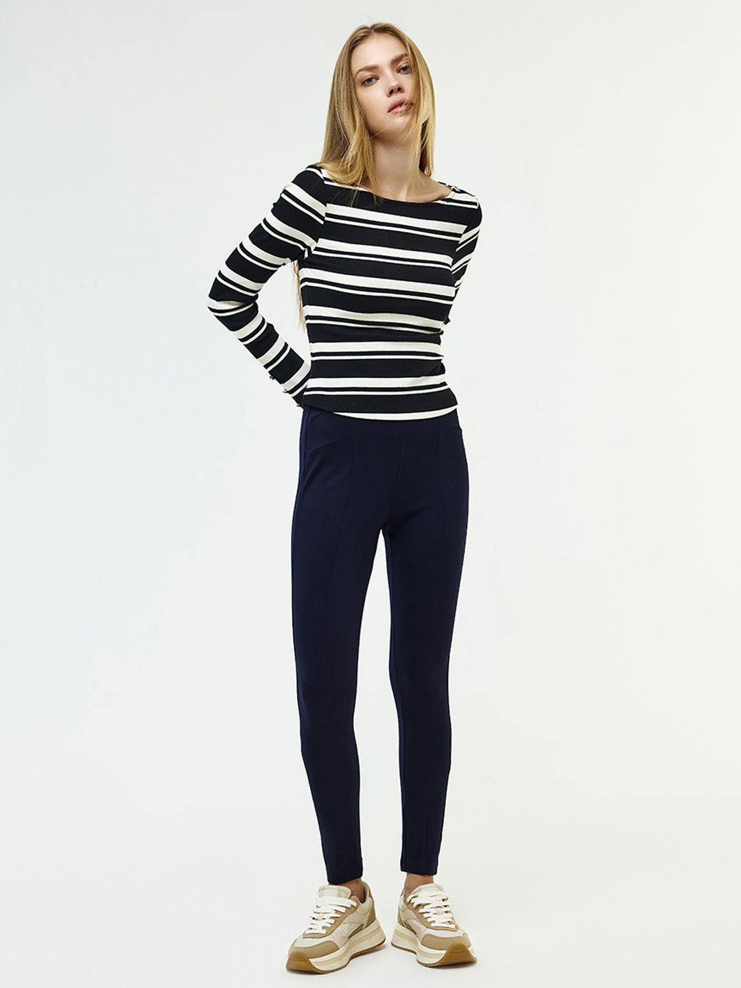 

COVER STORY Striped Top, Multi
