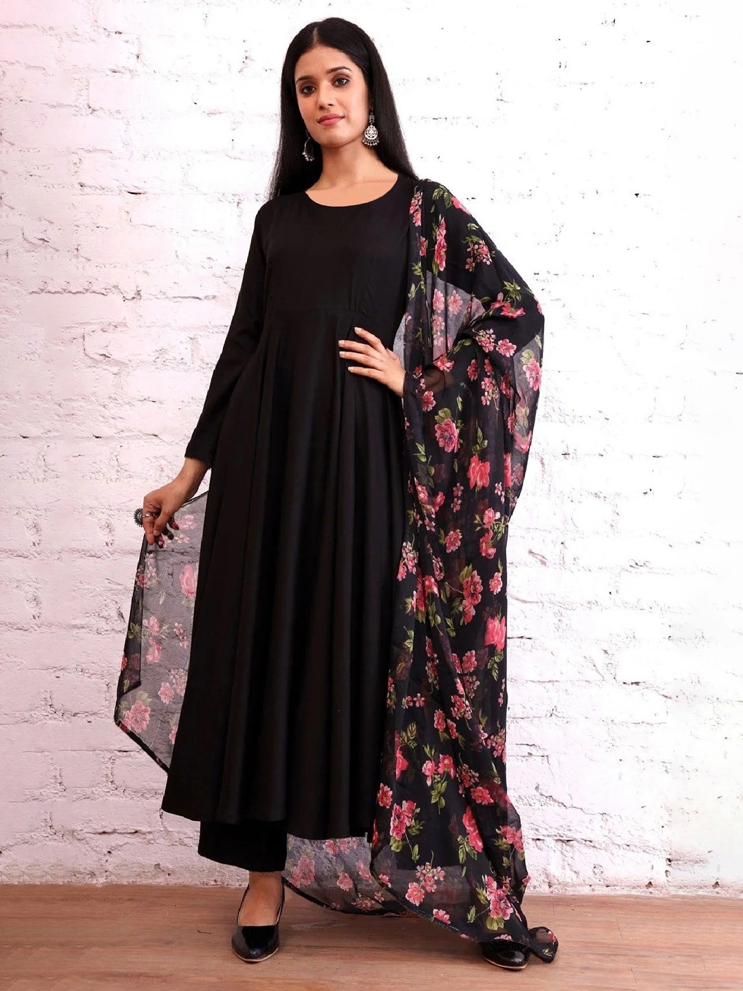 

BAESD Women Floral Anarkali Kurta, Black