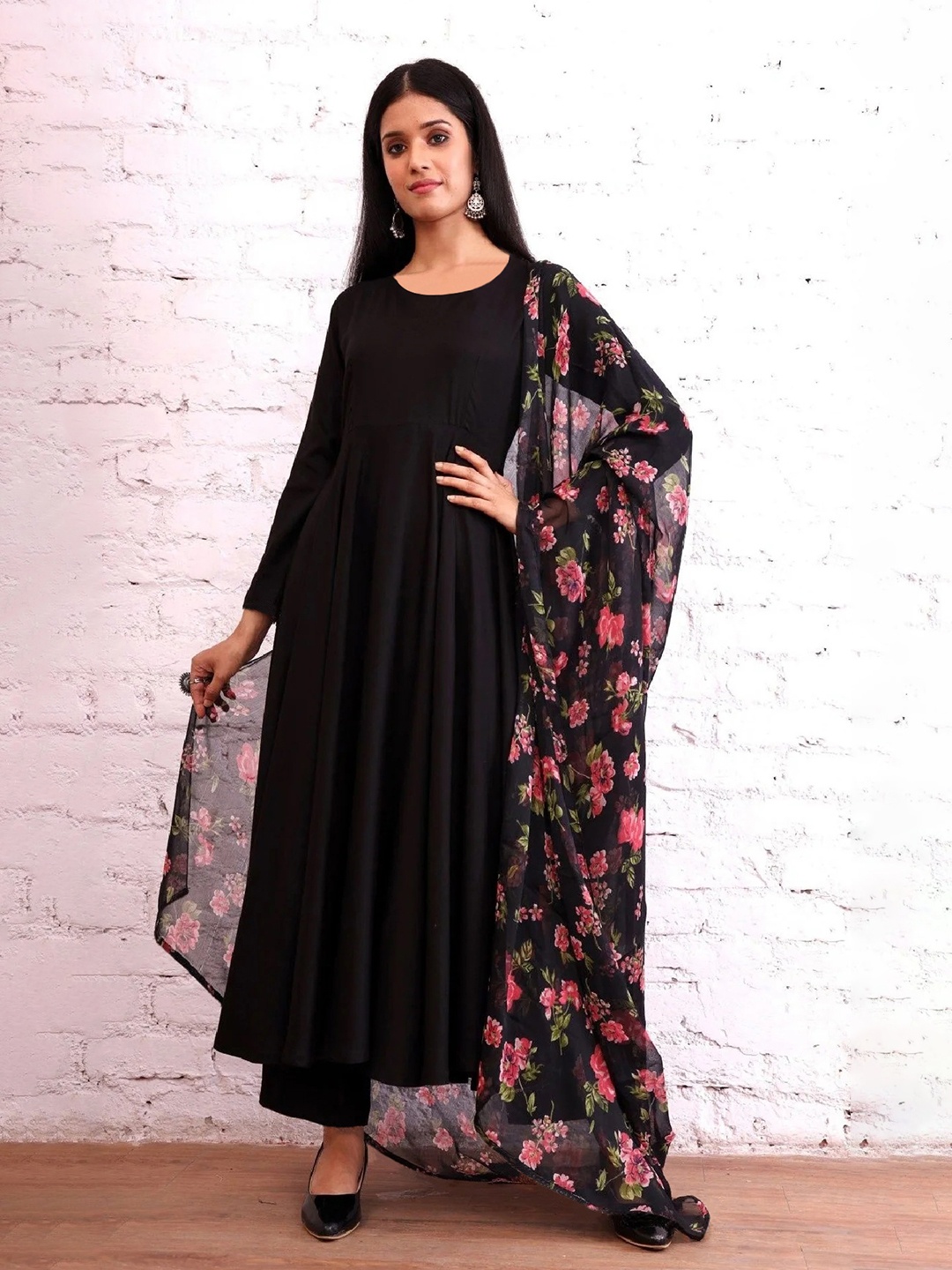 

KALINI Round Neck Anarkali Kurta With Trousers & Dupatta, Black