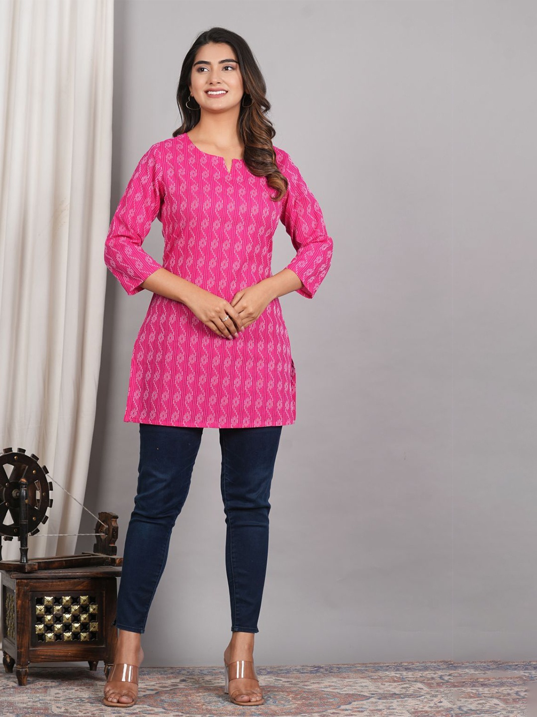 

DHANOTA Ethnic Motifs Printed Pure Cotton Kurti, Pink