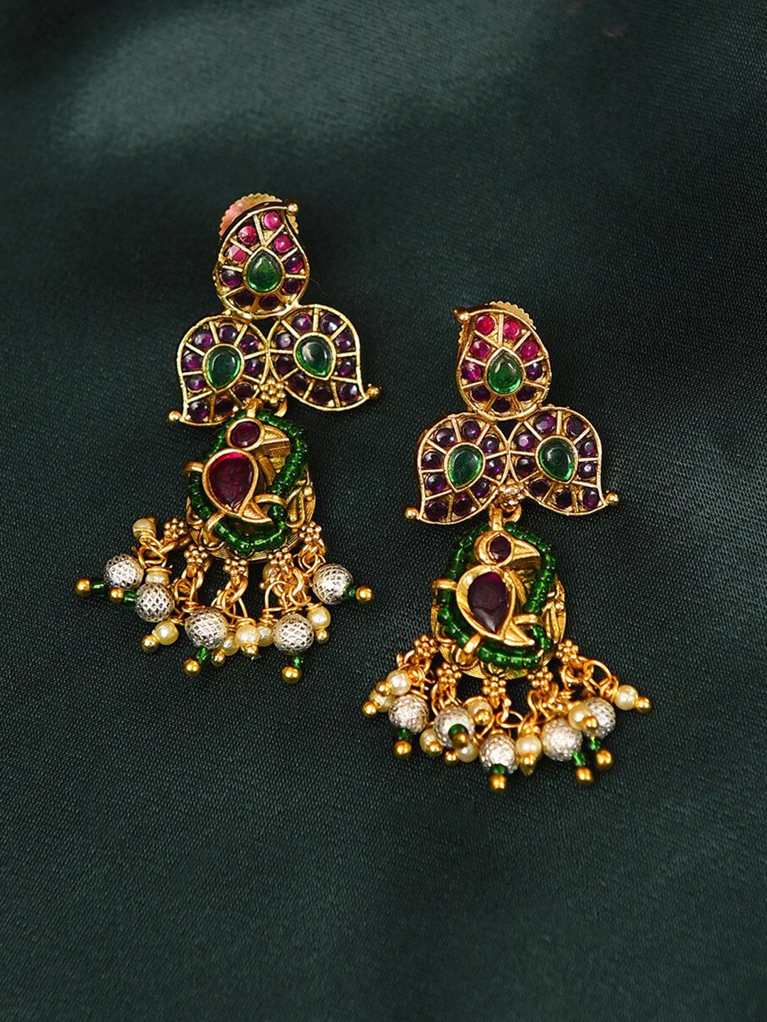 

JAYPORE Gold Plated Kundan Studded Contemporary Drop Earrings