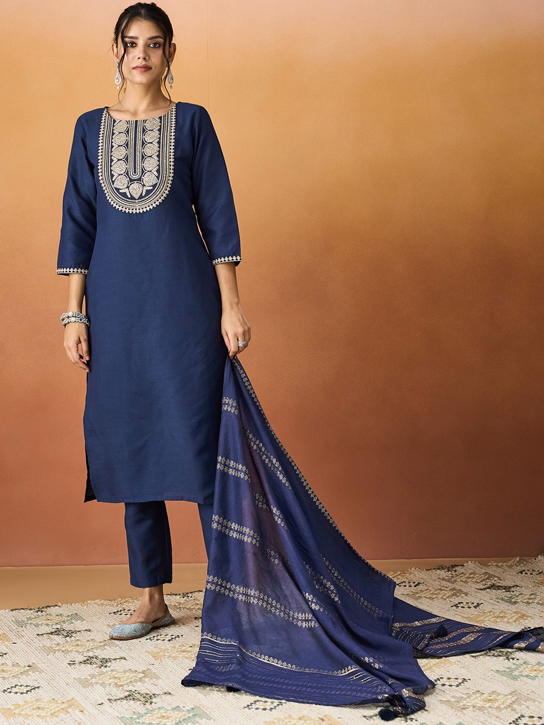 

HRITIKA Ethnic Motifs Embroidered Regular Straight Kurta With Trouser With Dupatta, Navy blue
