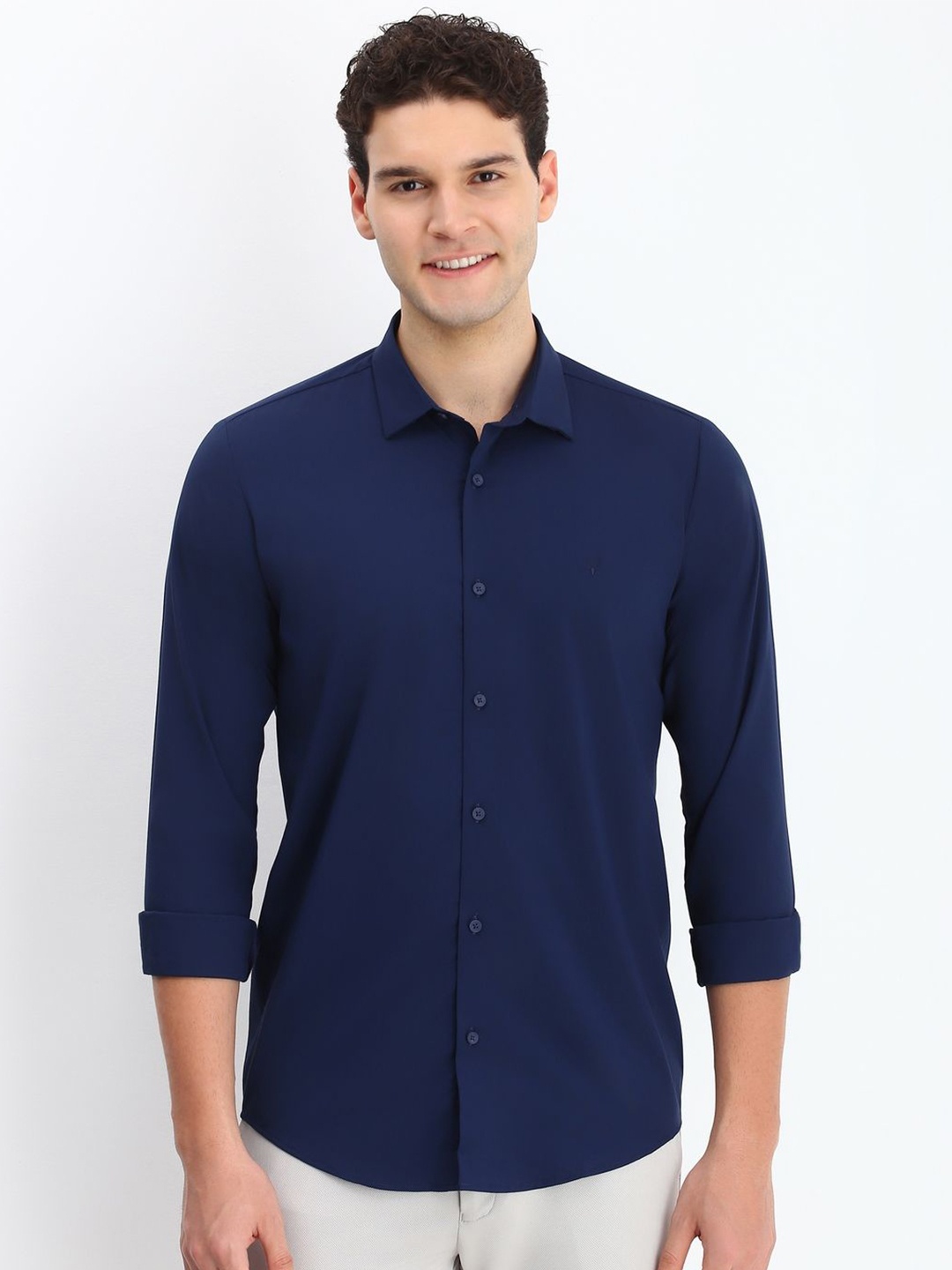

Allen Solly Men Spread Collar Solid Slim Fit Casual Shirt, Navy blue