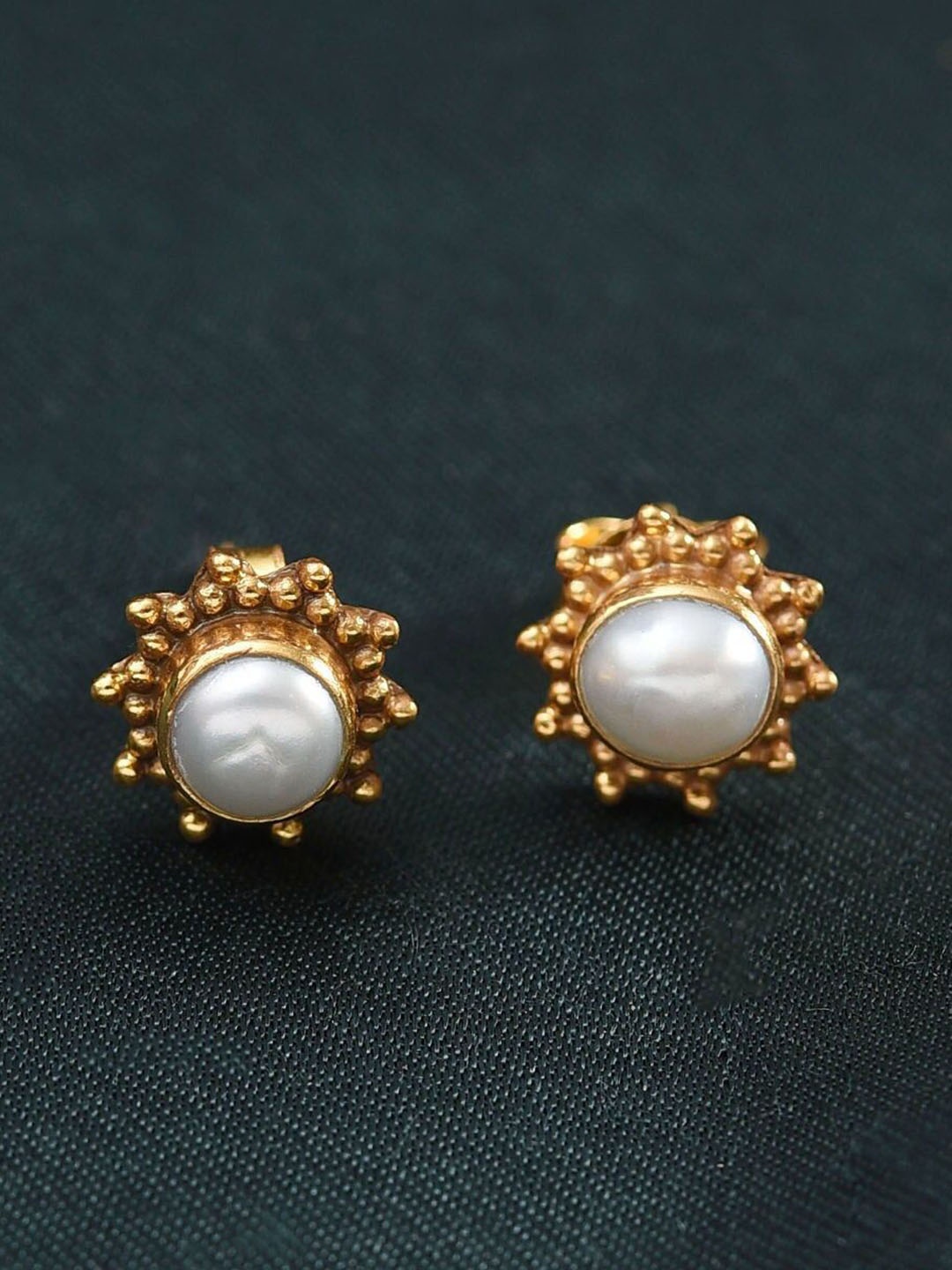 

JAYPORE Artificial Stones Contemporary Studs, Gold