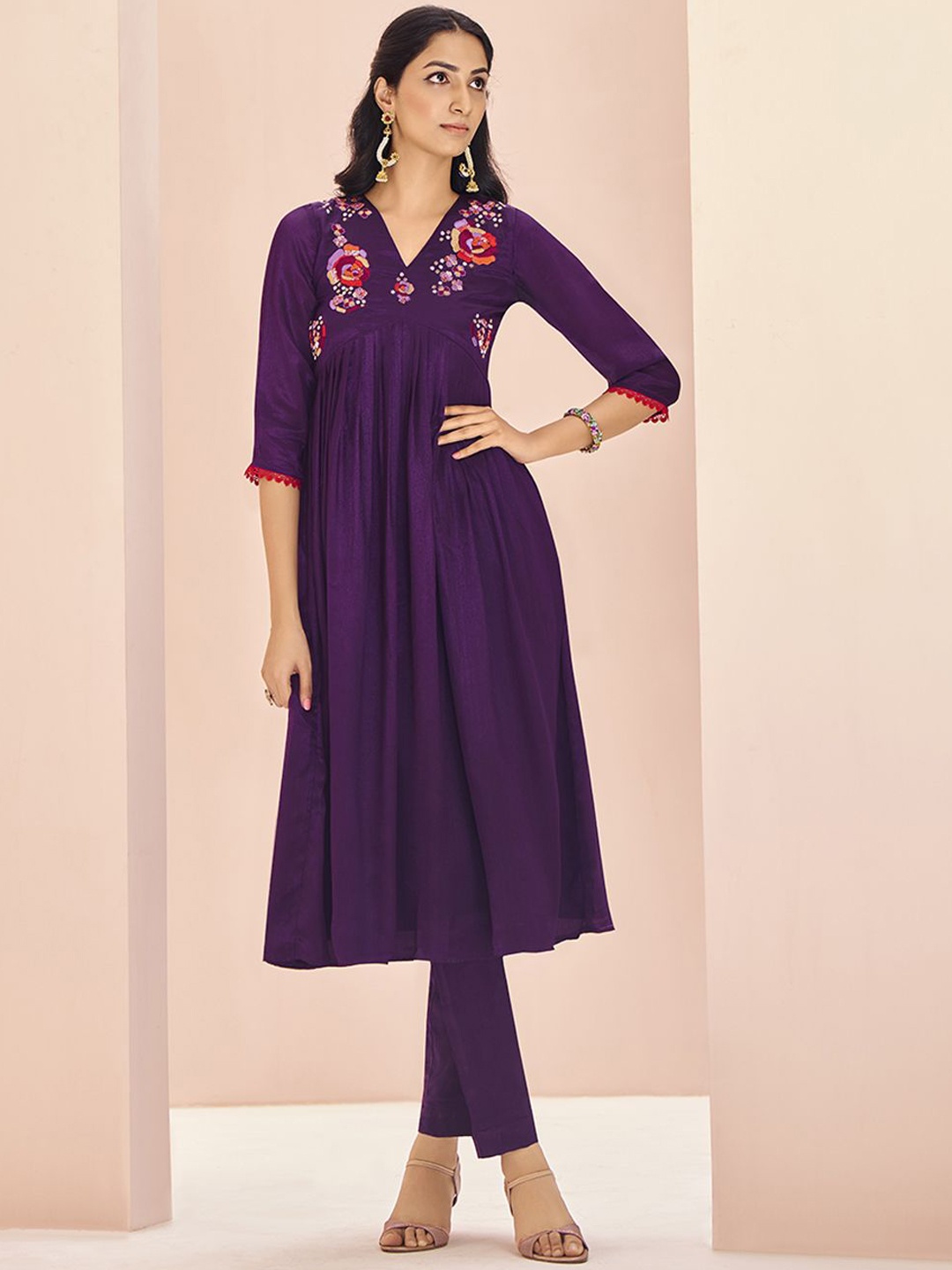 

Fusionic Floral Embroidered Pleated Anarkali Kurta With Trouser, Purple