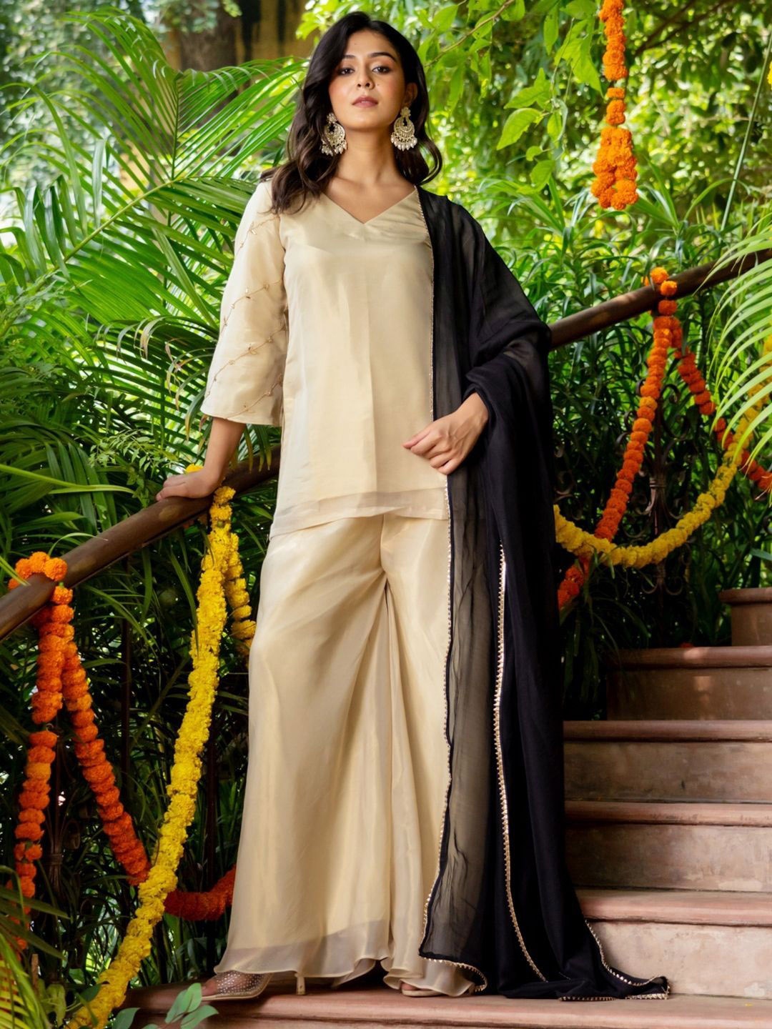 

HOUSE OF JAMOTI V-Neck Kurti with Palazzos & Dupatta, Cream