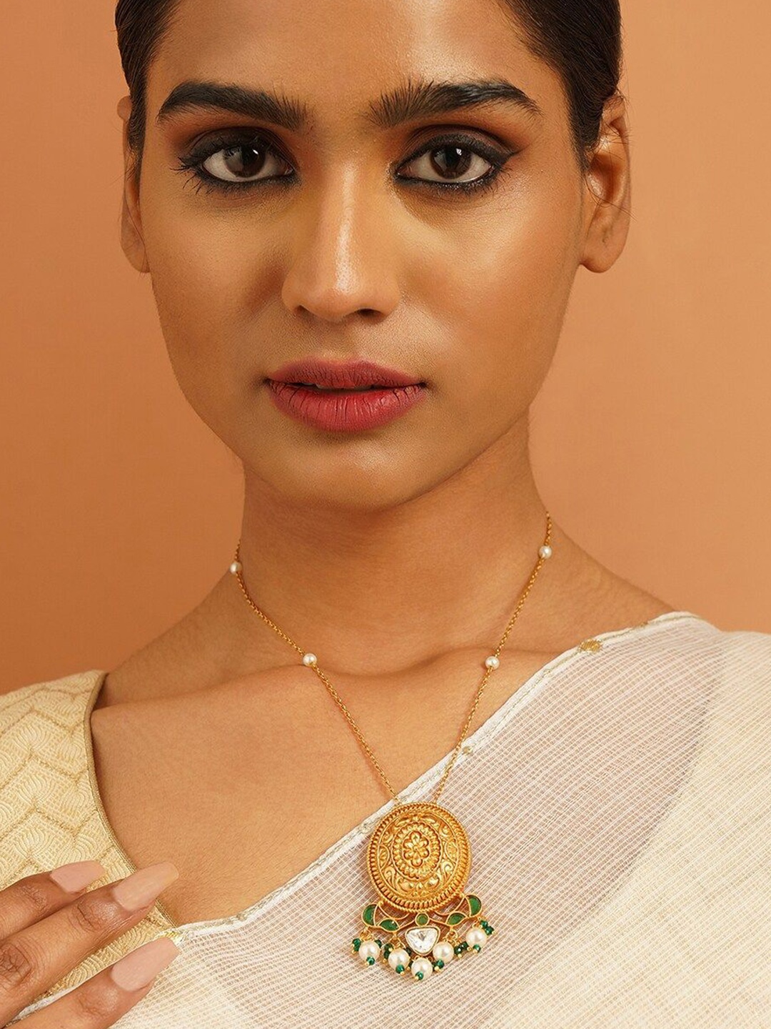 

JAYPORE Stone Studded Necklace, Gold