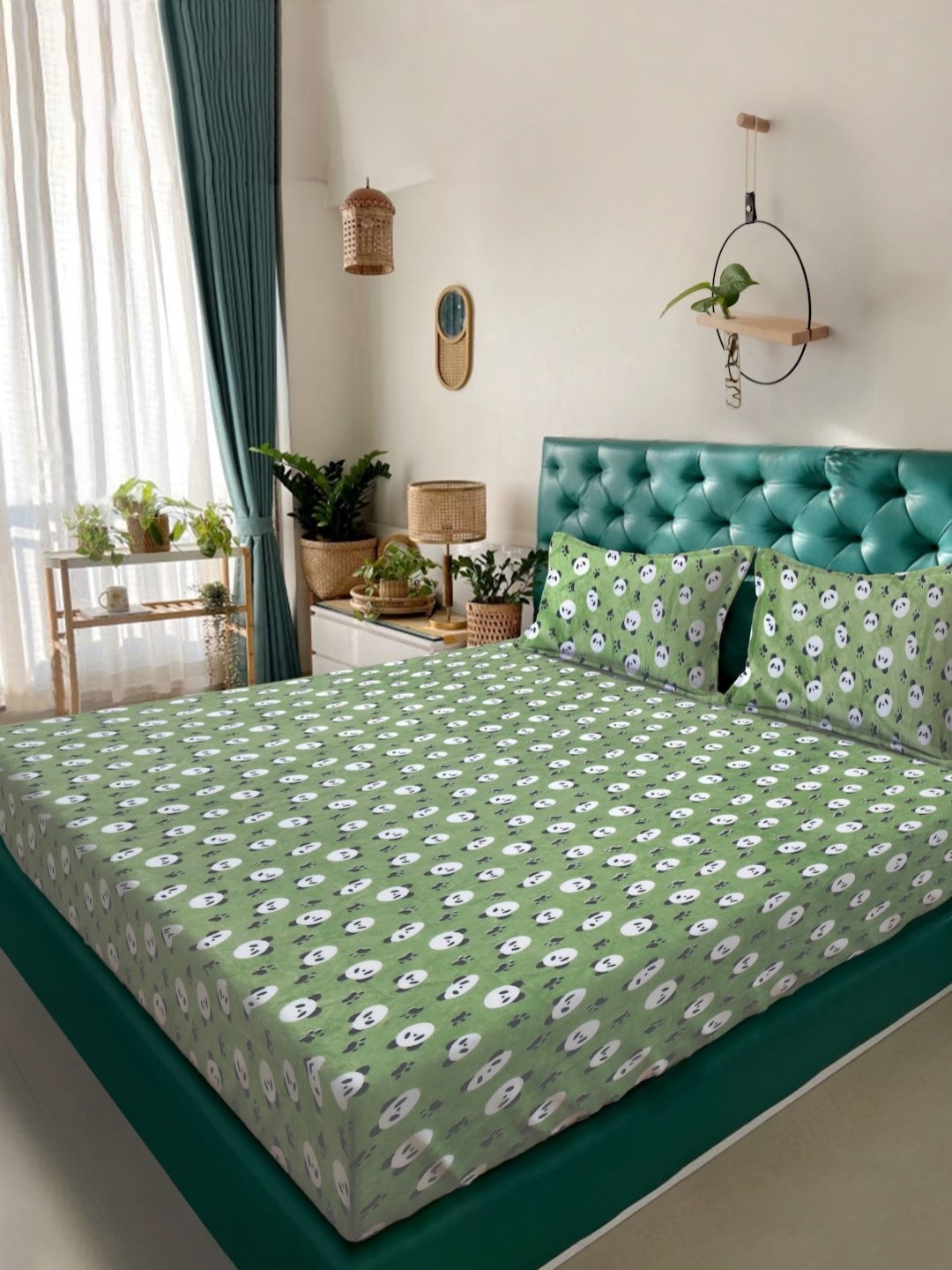 

KLOTTHE Green Printed 300 TC Double King wool Bedsheet With 2 Pillow Covers