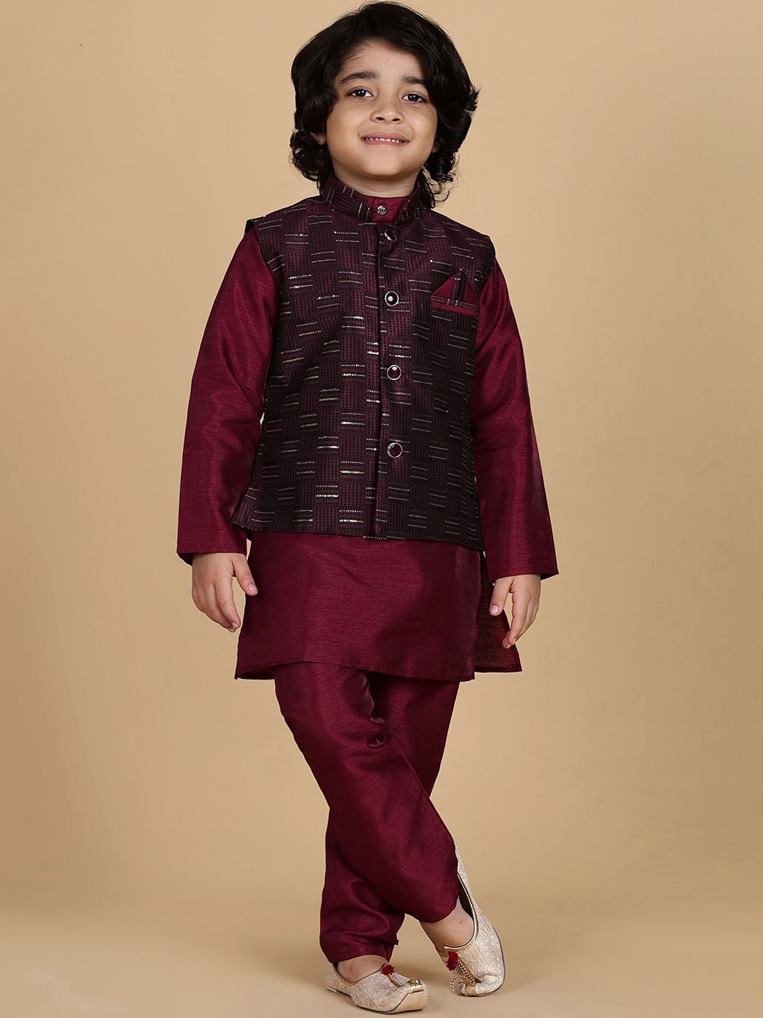 

Ridokidz Boys Mandarin Collar Straight Kurta With Pyjama & Nehru jacket, Purple