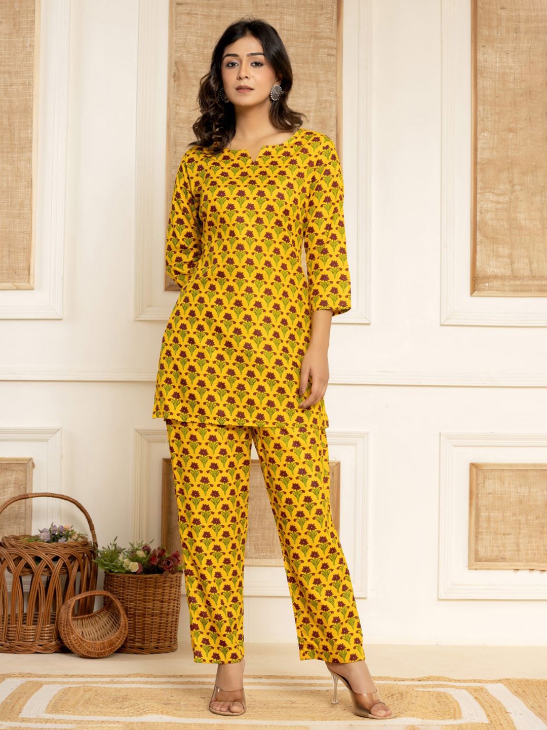 

DHANOTA Women Floral Printed Top With Trousers Co-Ords, Yellow