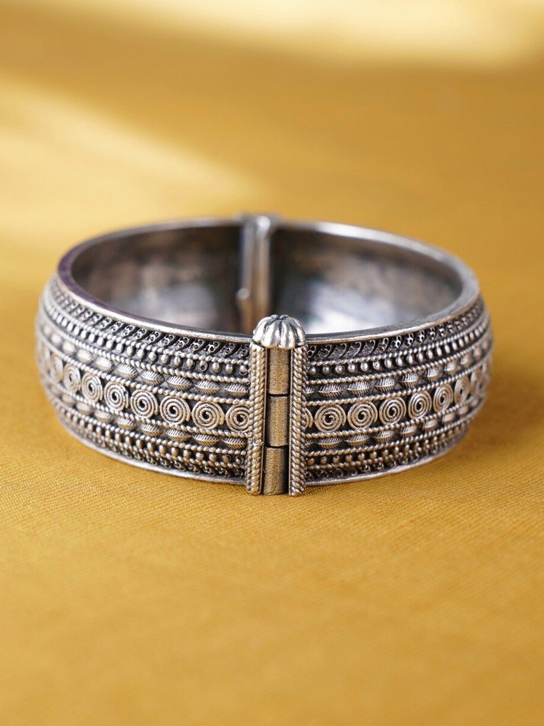 

JAYPORE Oxidised TexturedBangles, Silver