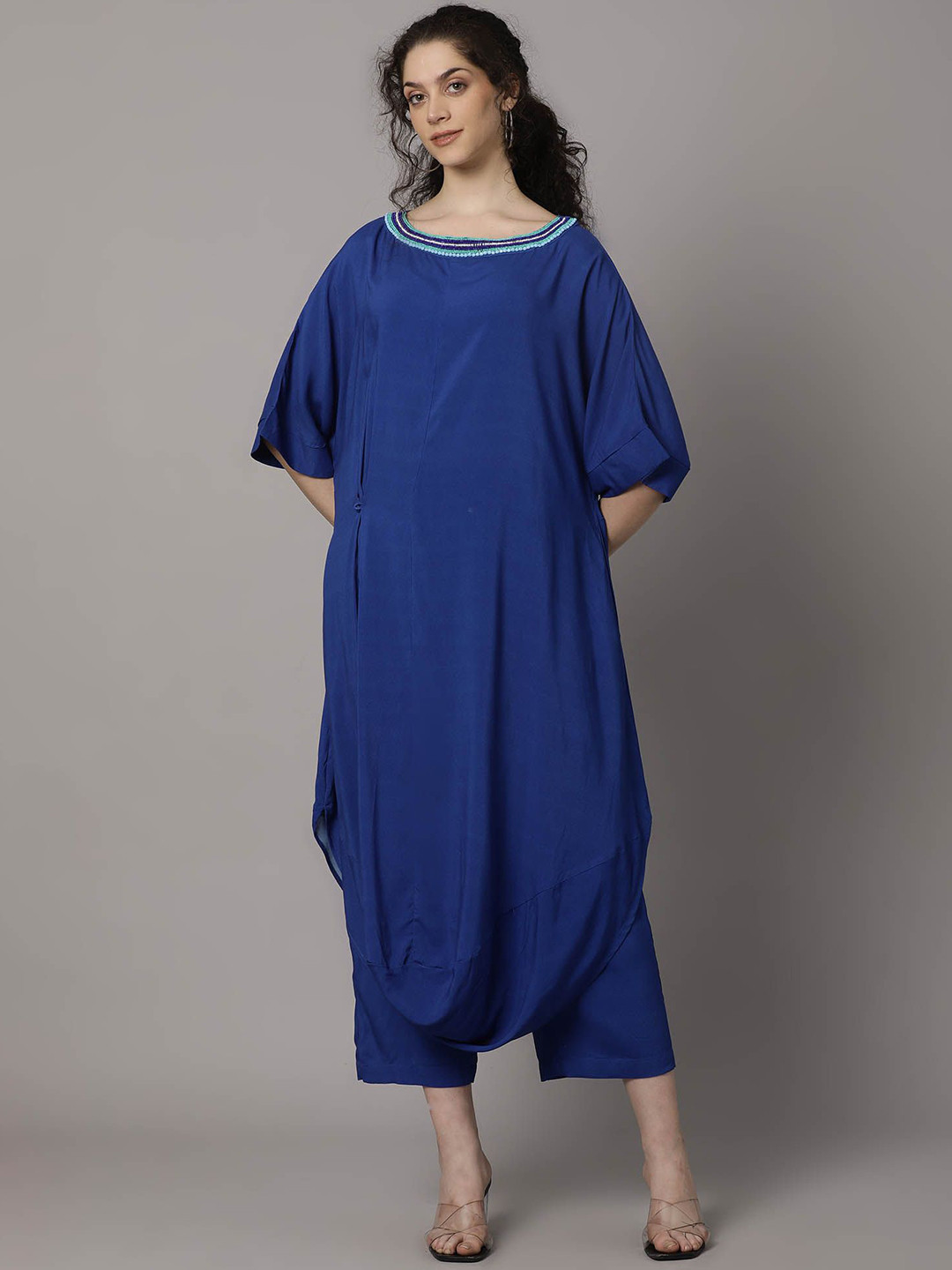 

KWEEN Round Neck Three-Quarter Sleeves Top With Trouser, Navy blue
