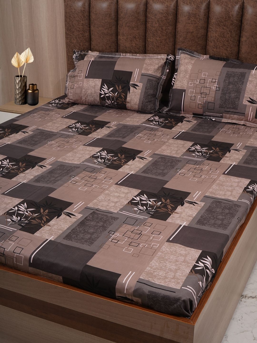 

Adwitiya Grey & Brown Geometric 210 TC Double Queen Bedsheet with 2 Pillow Covers