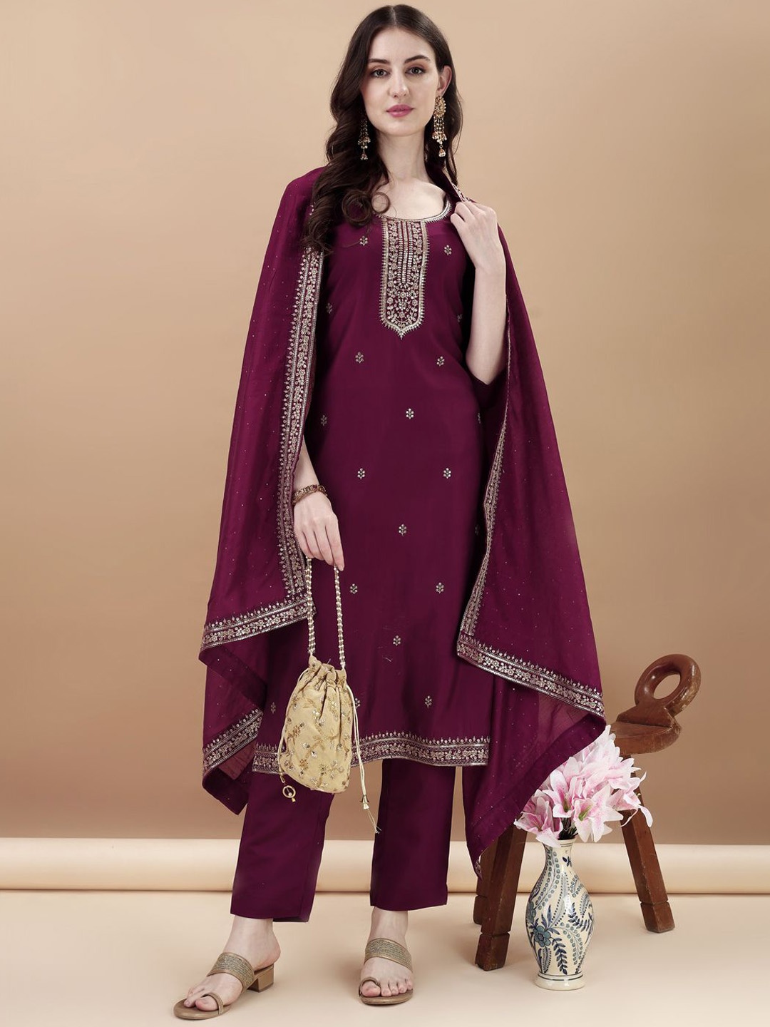 

KUNDAN FAB Floral Embroidered Sequinned Straight Kurta with Trouser & Dupatta, Burgundy